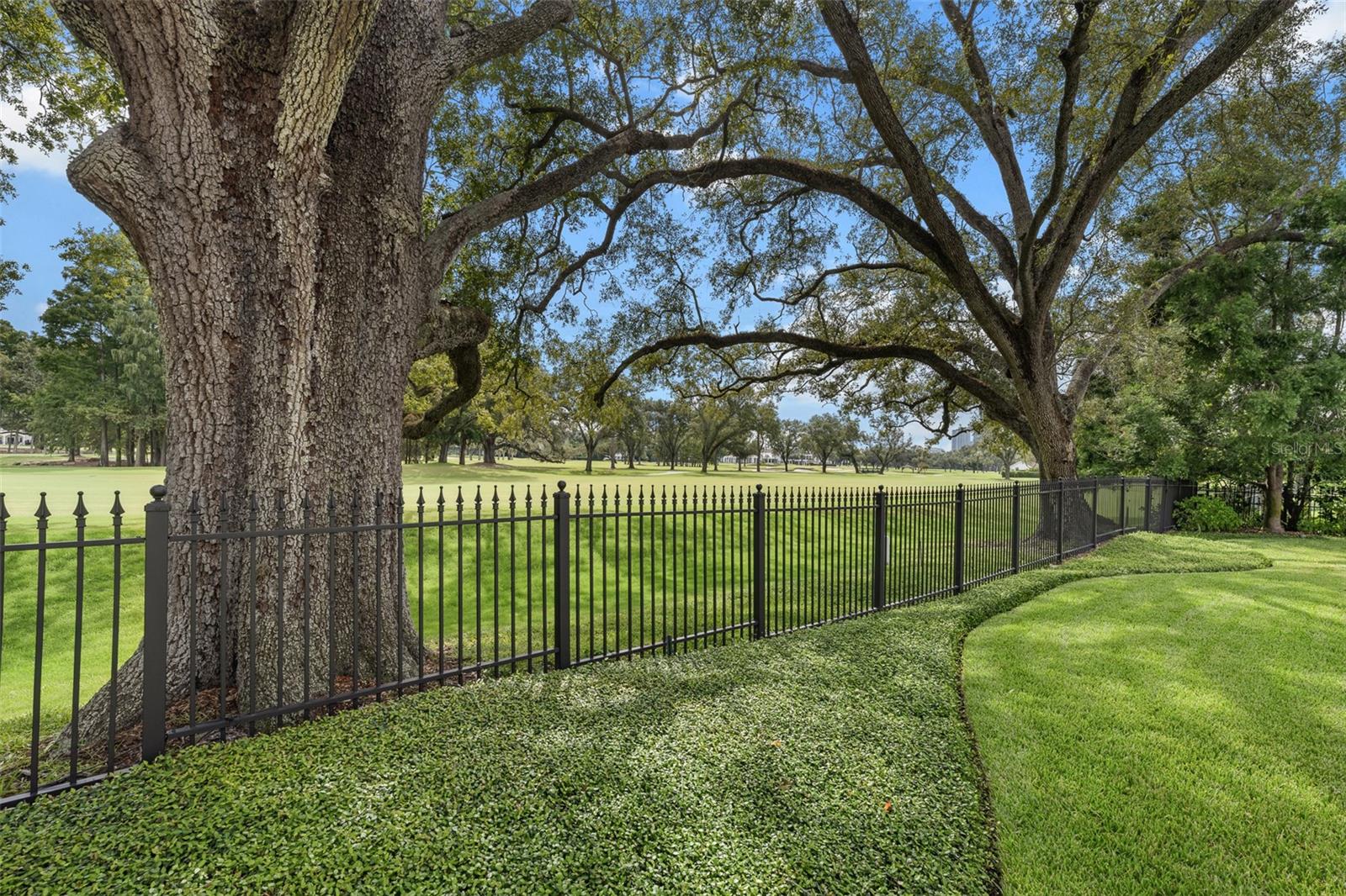 TB8430984 Property Photo