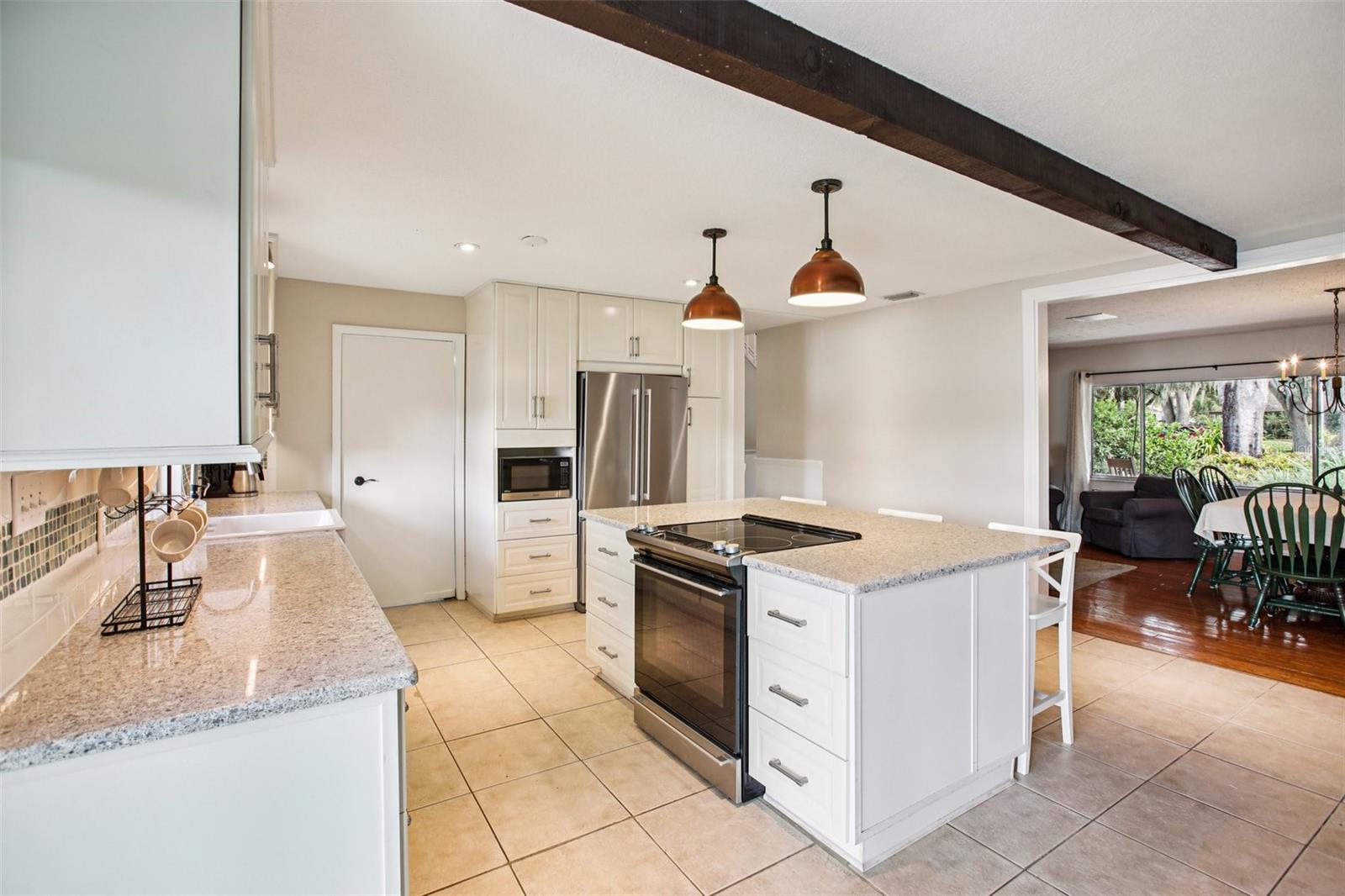 19254 BLOUNT RD, LUTZ, FL, 33558