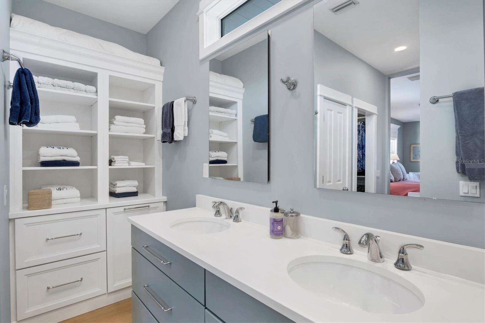 D6143946 Property Photo