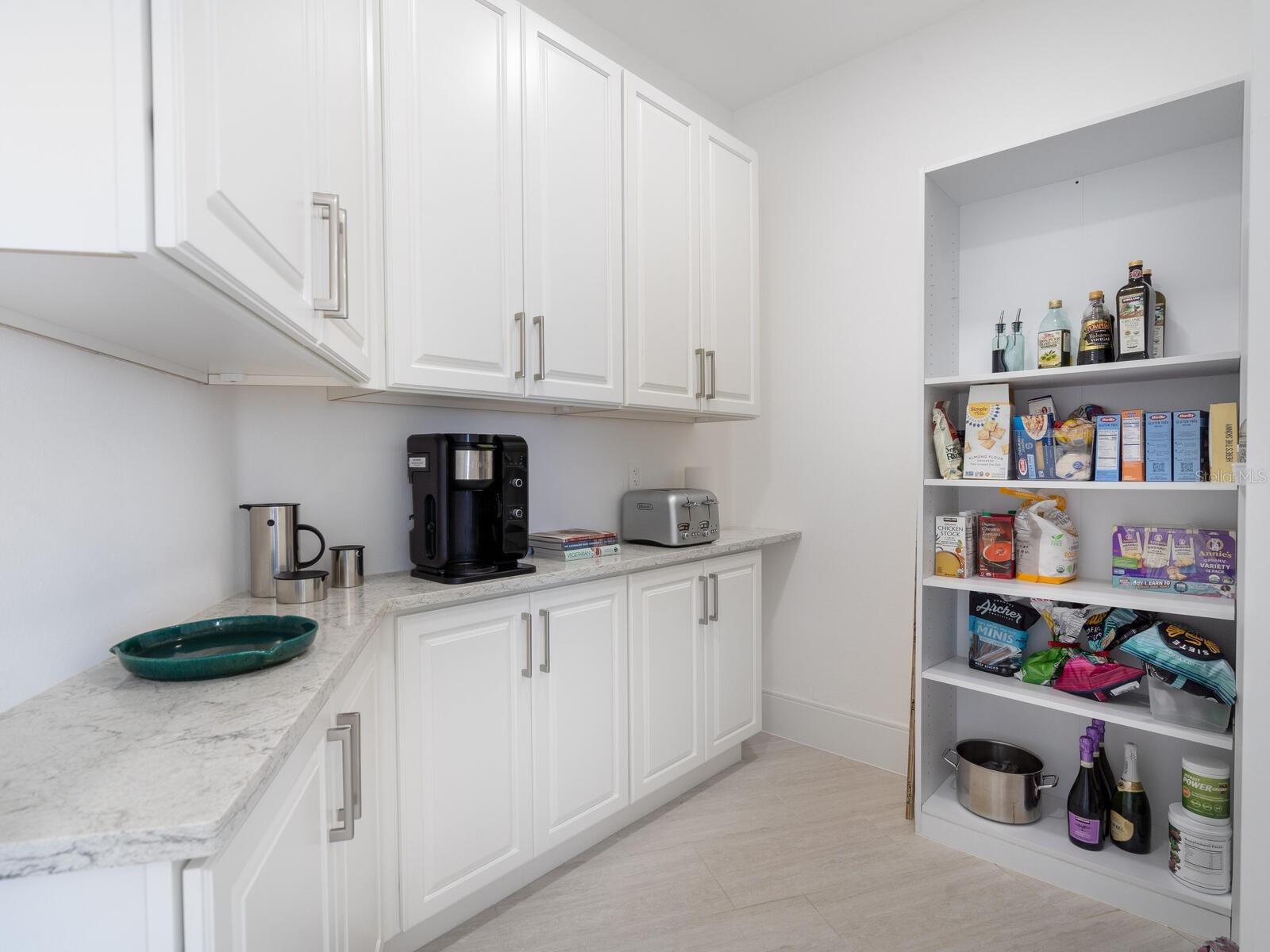 A4666136 Property Photo