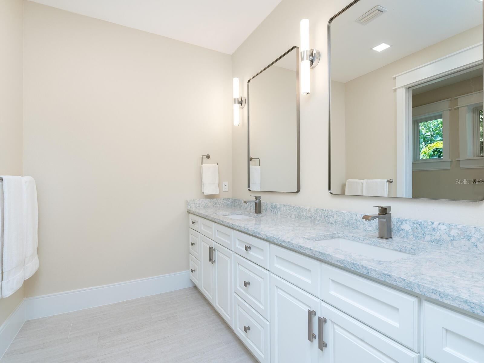 A4666136 Property Photo