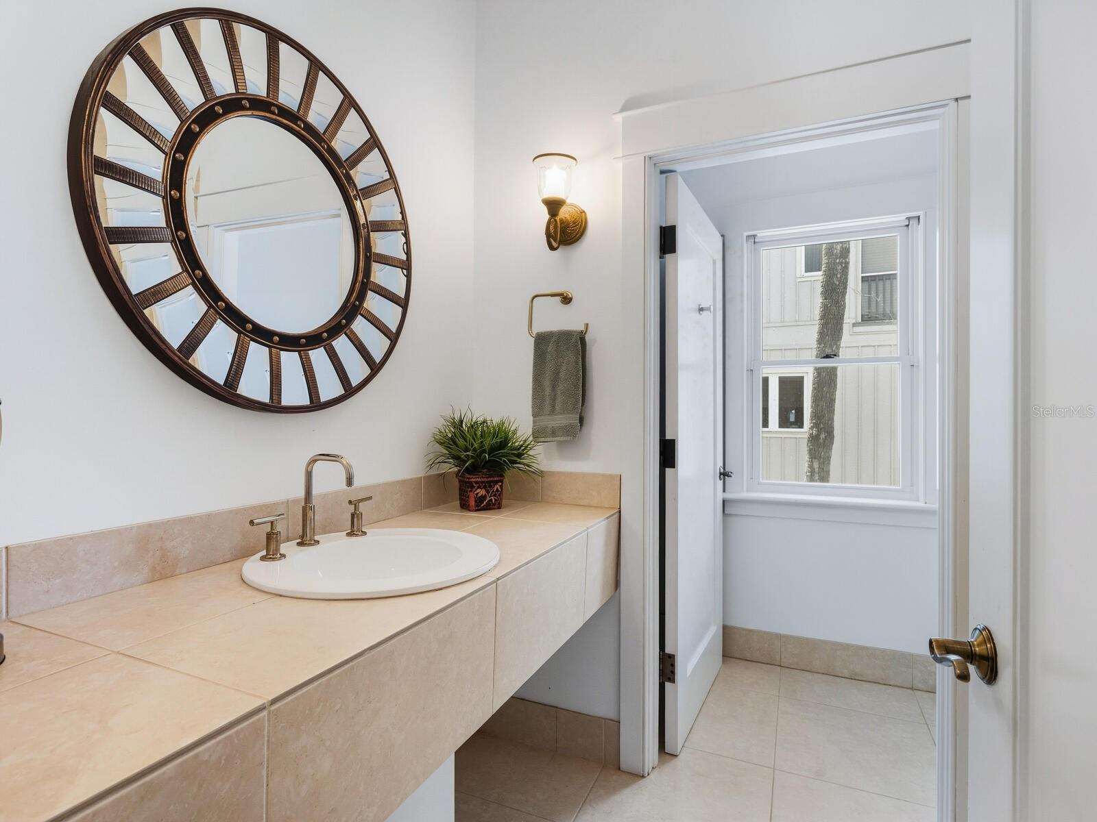 A4666136 Property Photo