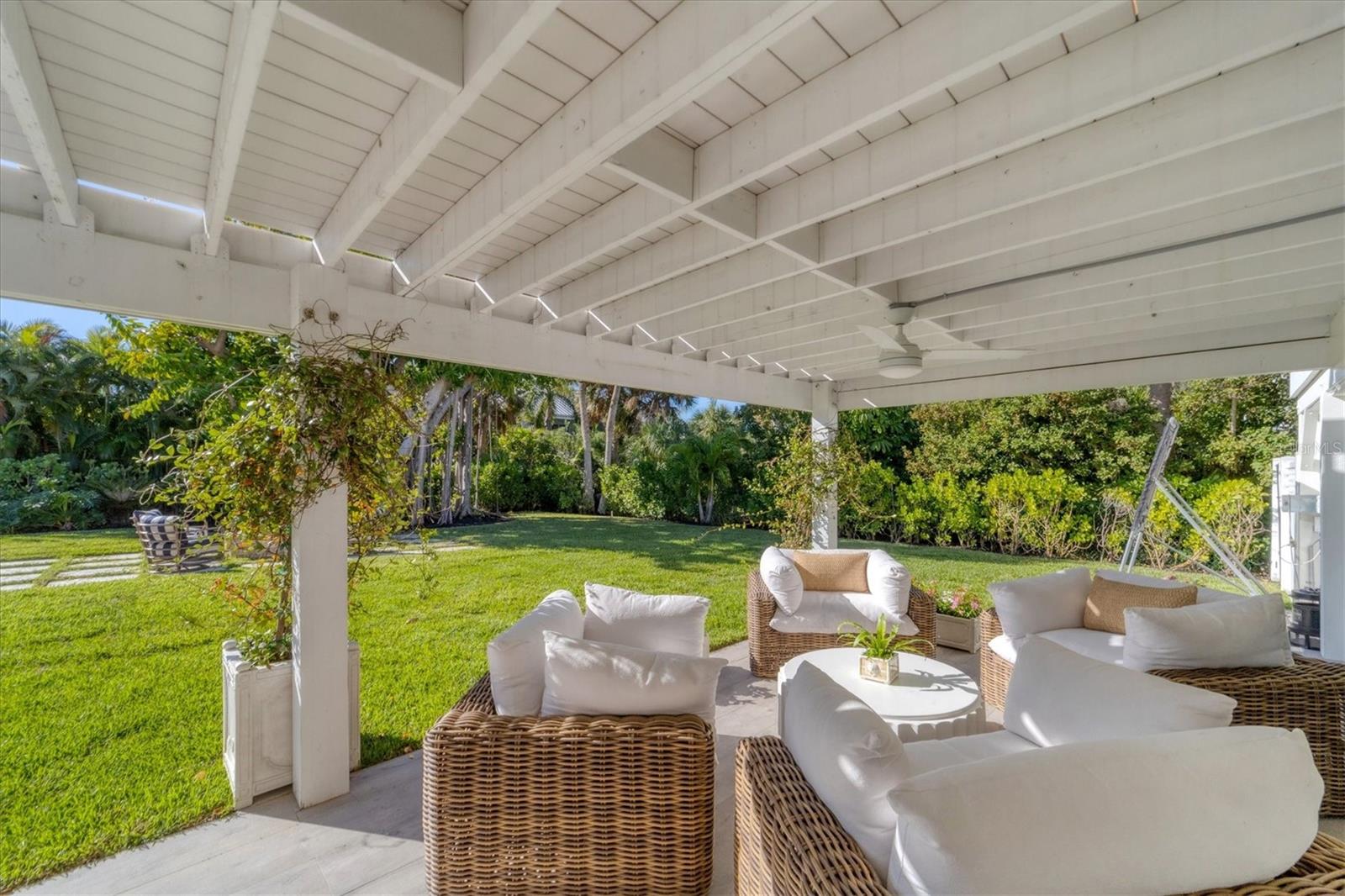 D6143949 Property Photo