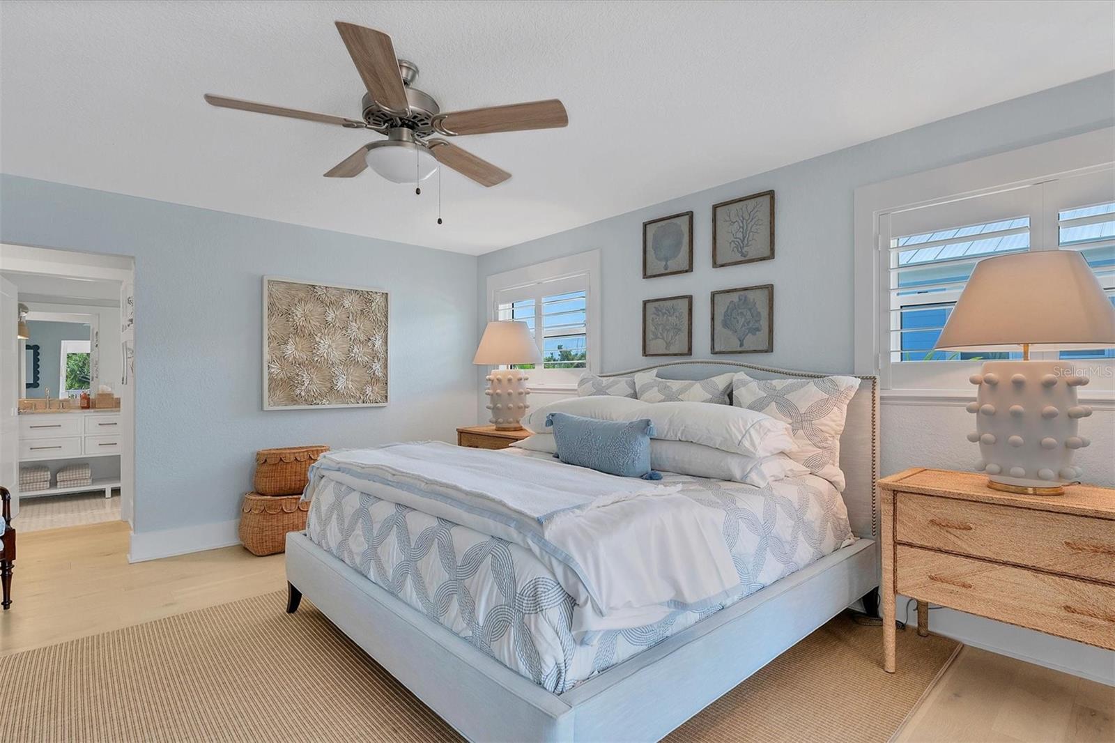 D6143949 Property Photo