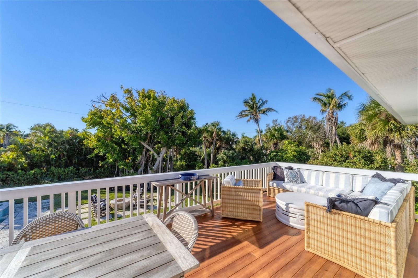 D6143949 Property Photo