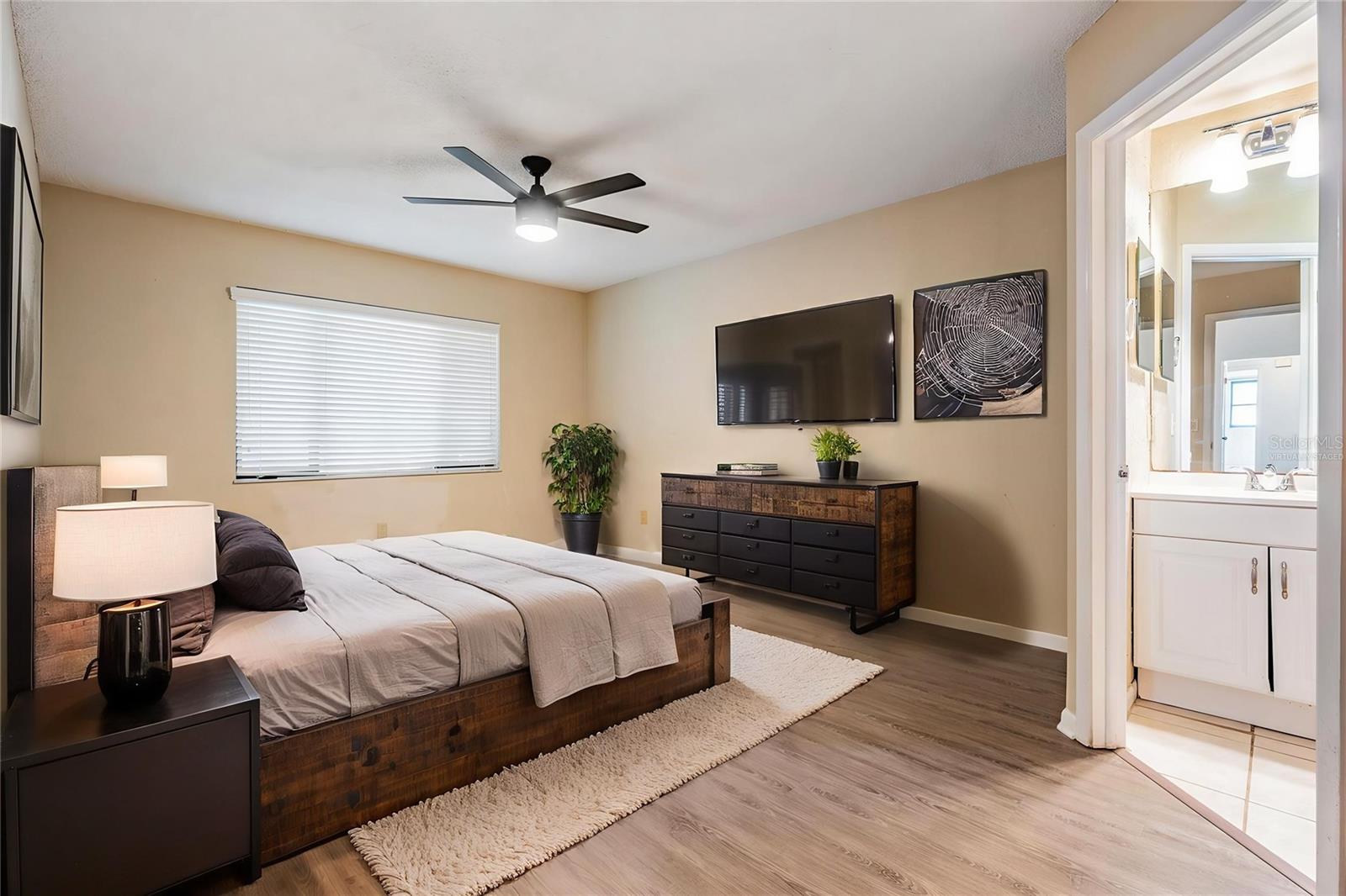 2326 FORREST CREST CIR, LUTZ, FL, 33549