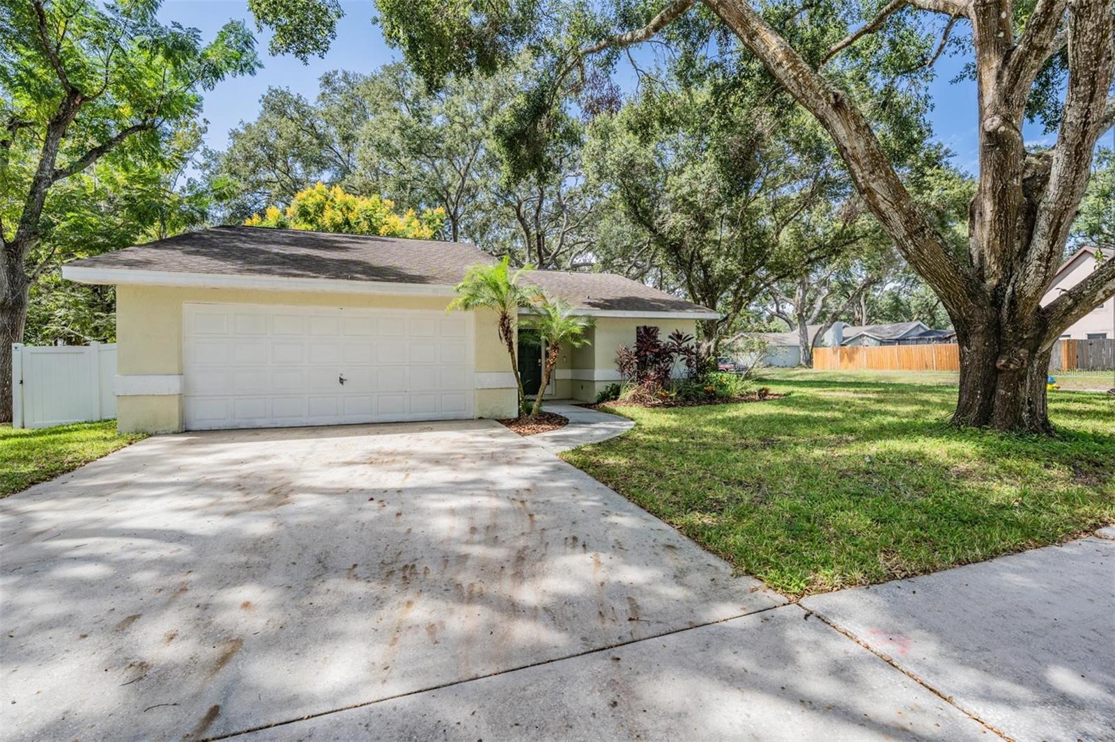 2326 FORREST CREST CIR, LUTZ, FL, 33549