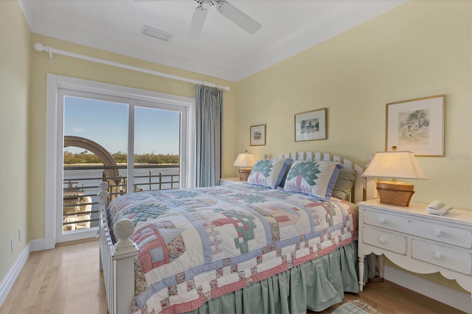 D6143951 Property Photo