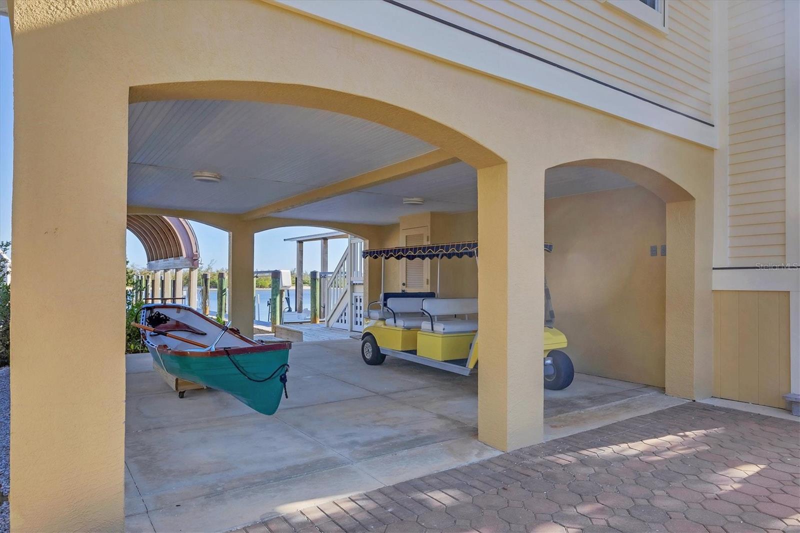 D6143951 Property Photo