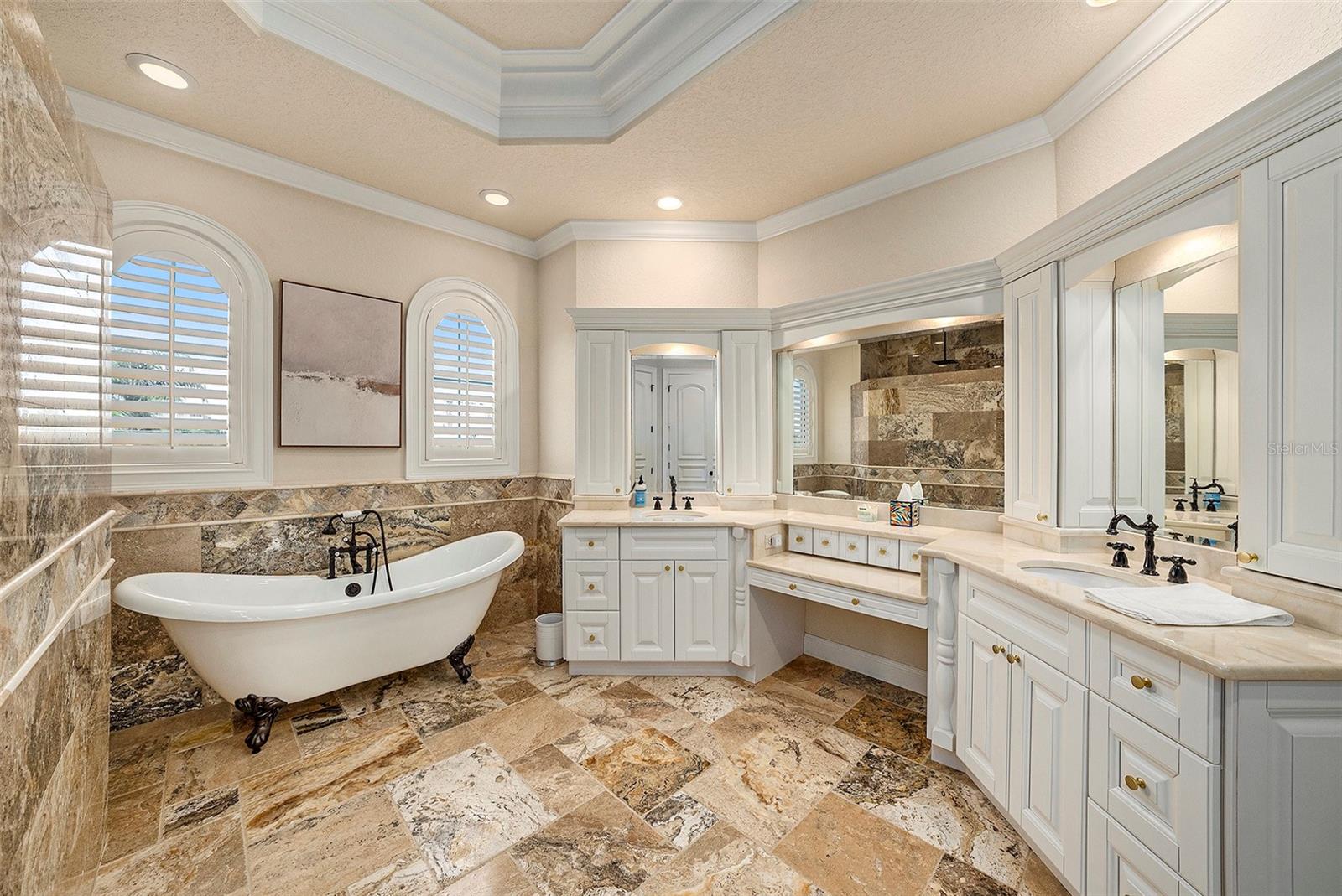 TB8431098 Property Photo