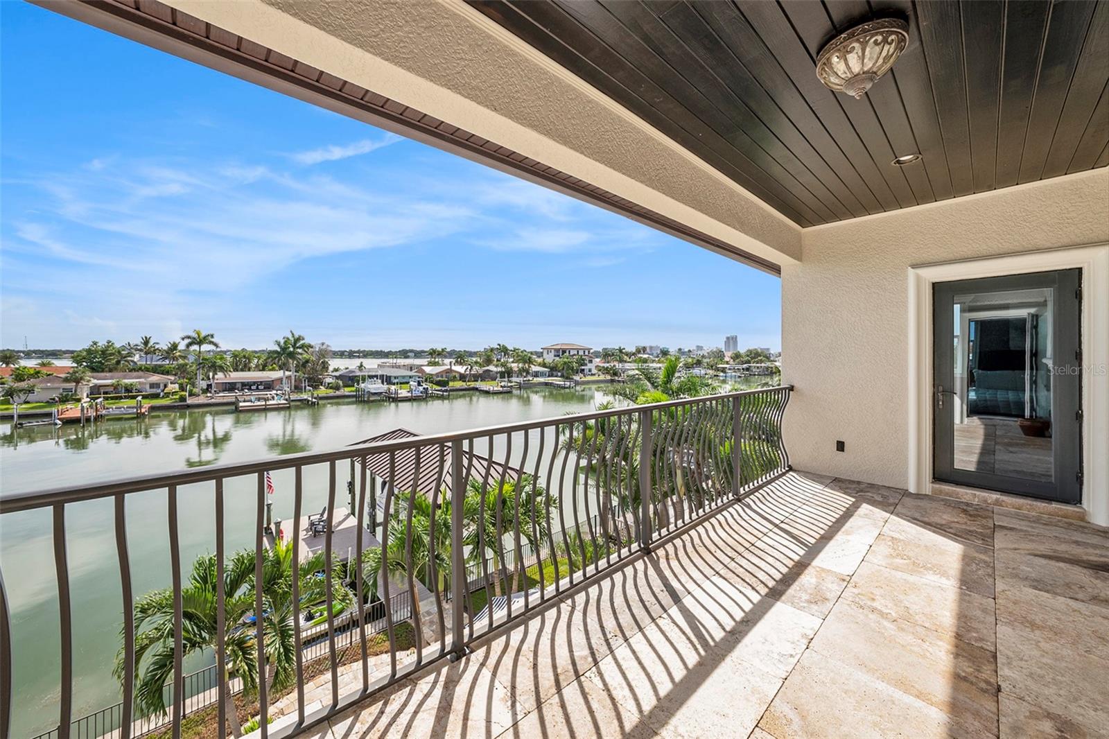 TB8431098 Property Photo