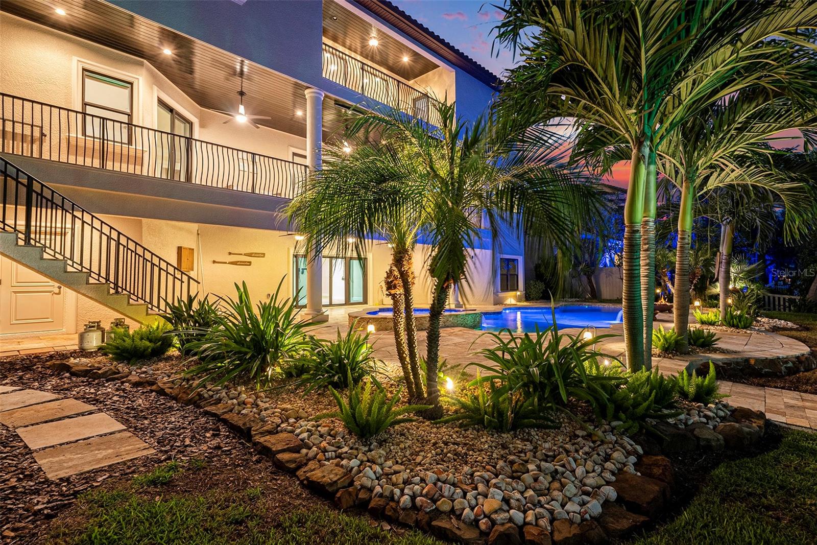 TB8431098 Property Photo