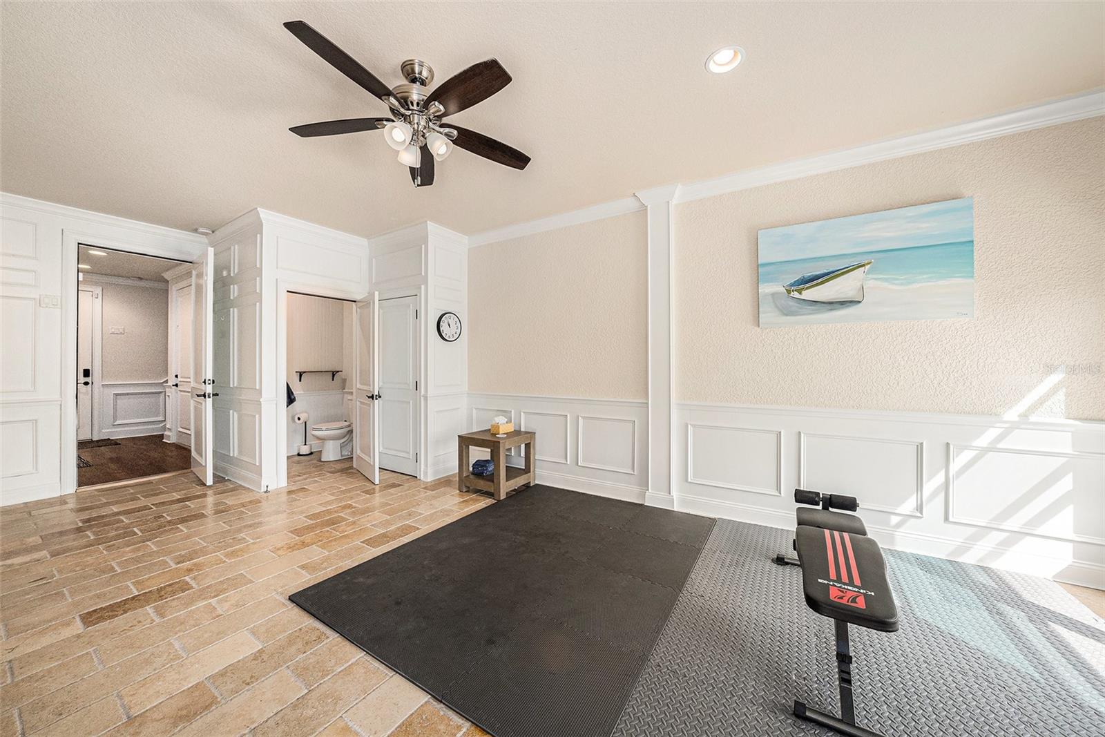 TB8431098 Property Photo