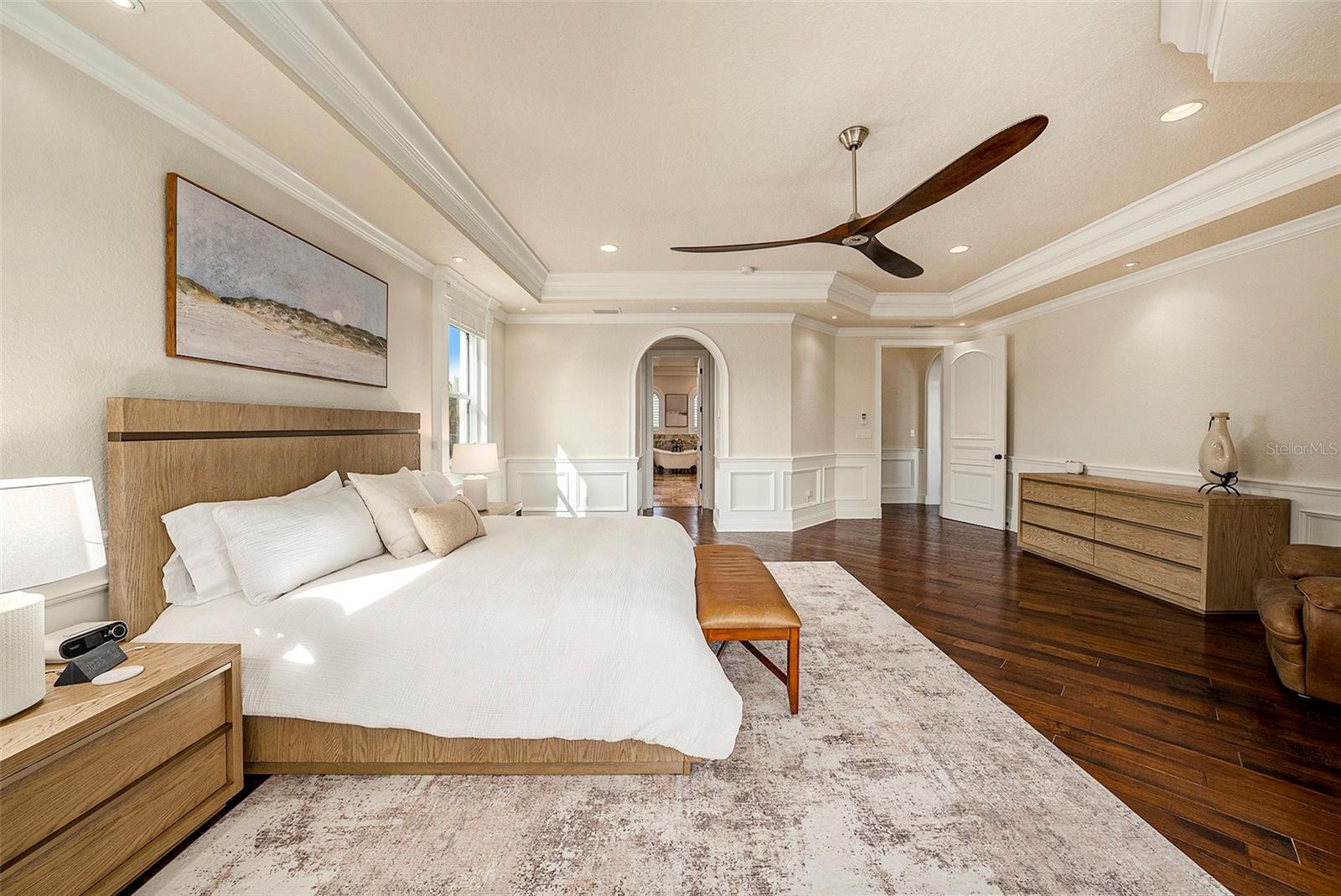 TB8431098 Property Photo