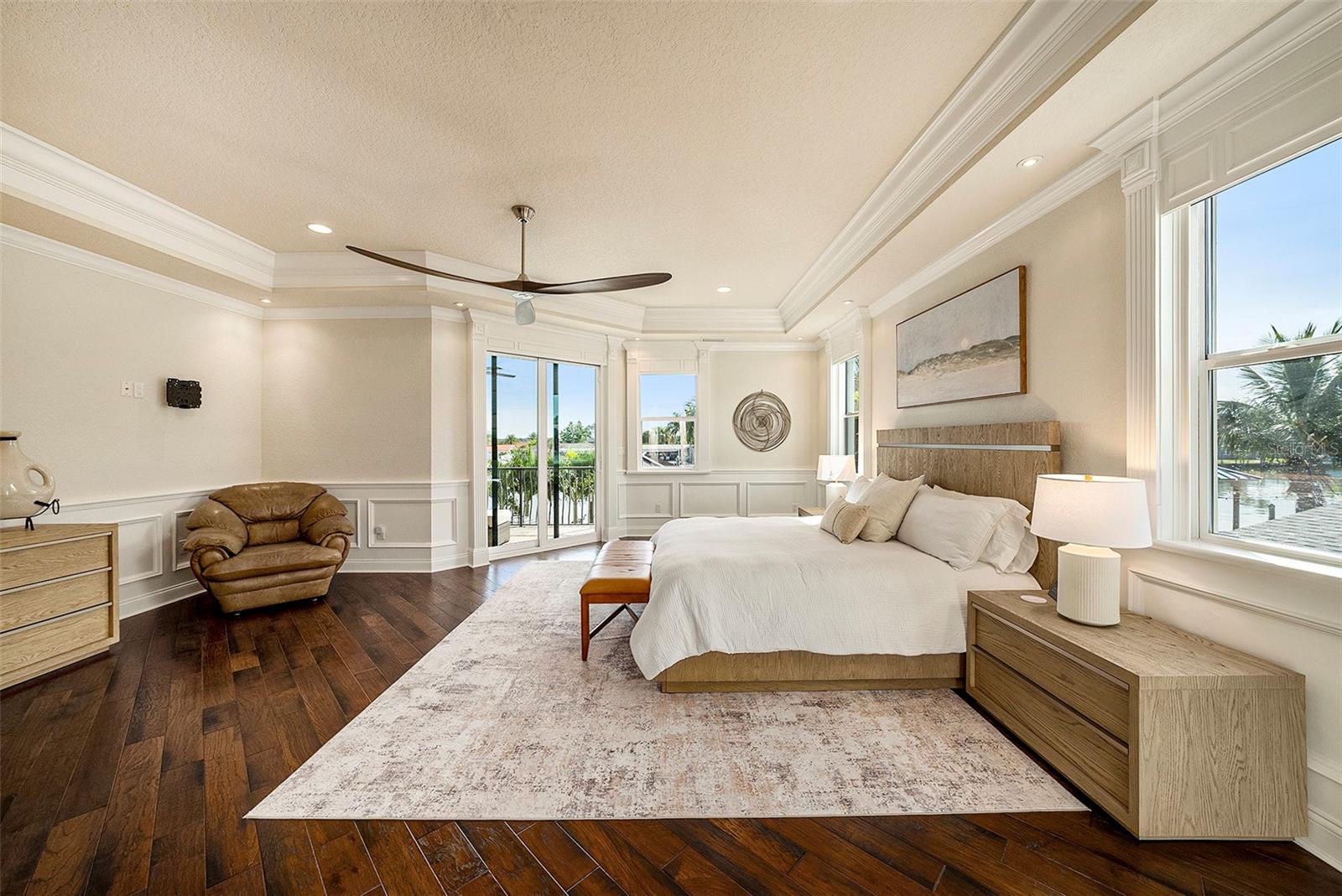 TB8431098 Property Photo