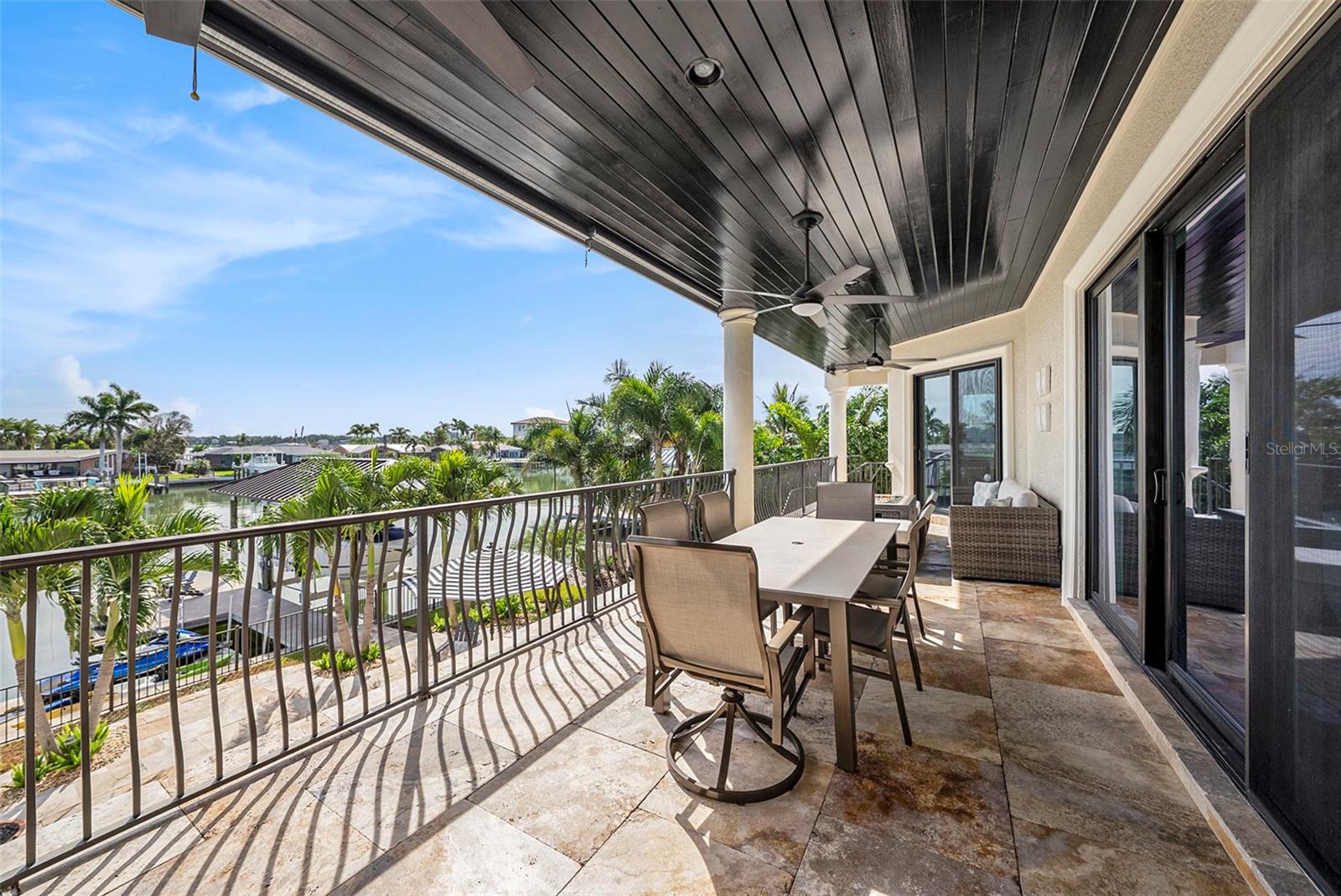 TB8431098 Property Photo