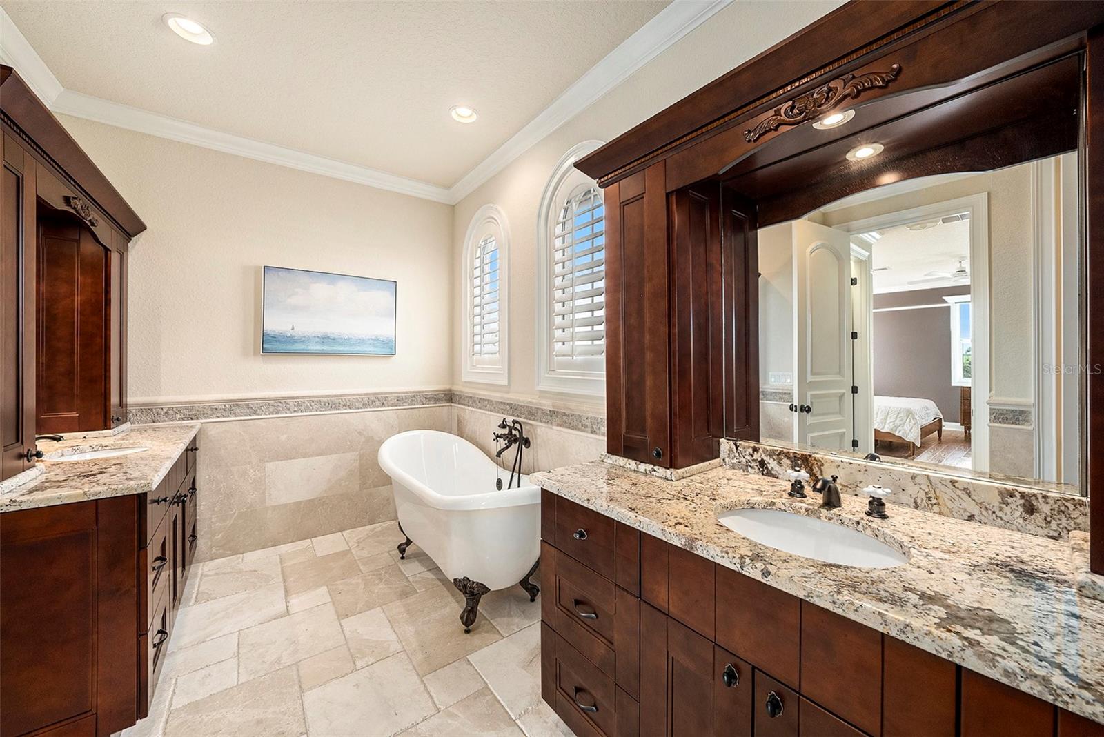 TB8431098 Property Photo