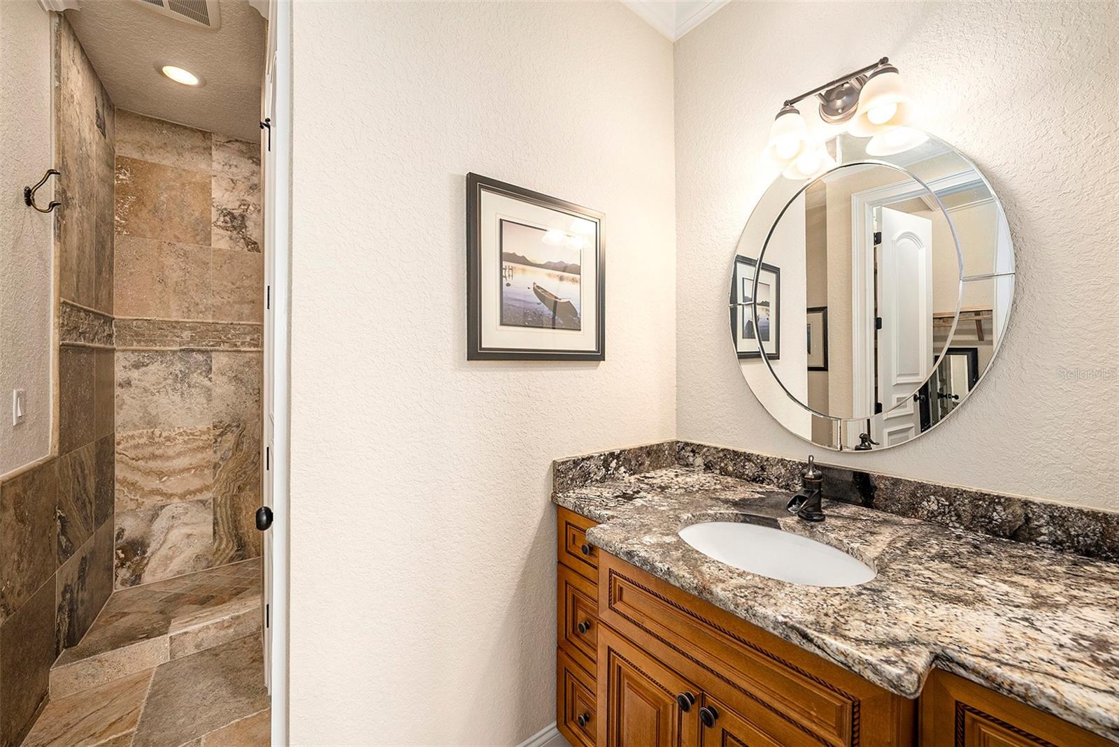 TB8431098 Property Photo