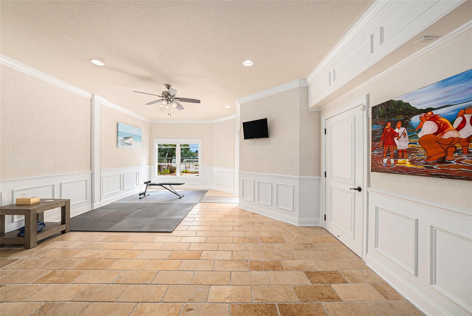 TB8431098 Property Photo