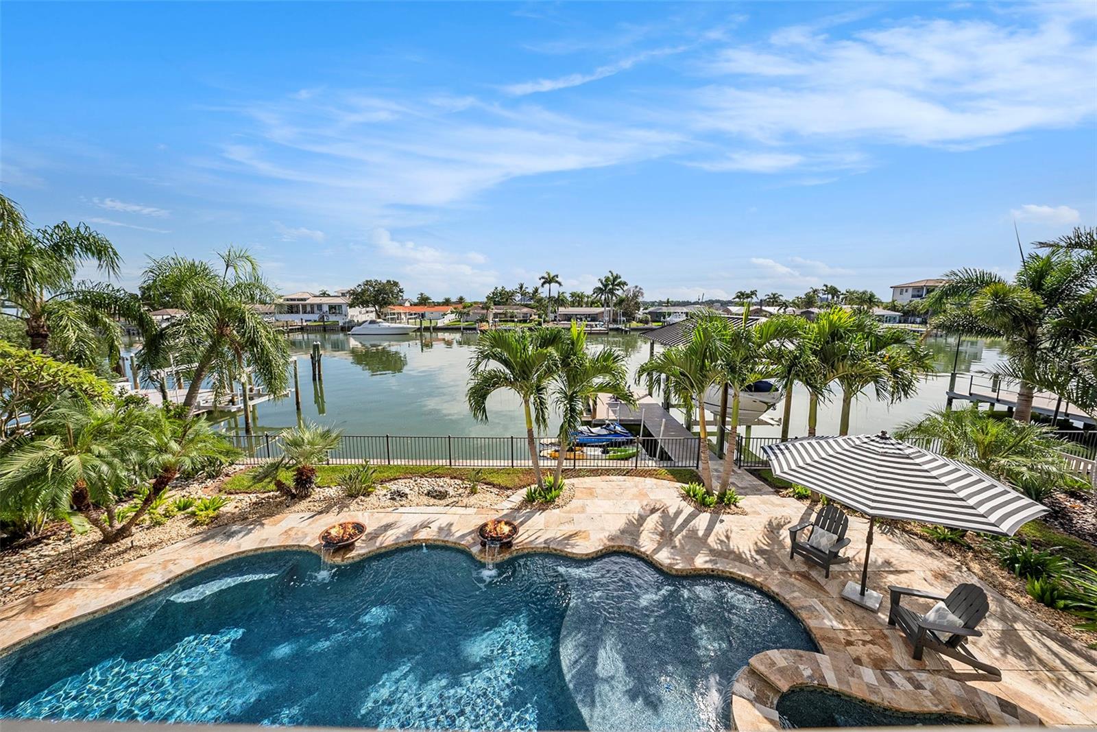 TB8431098 Property Photo