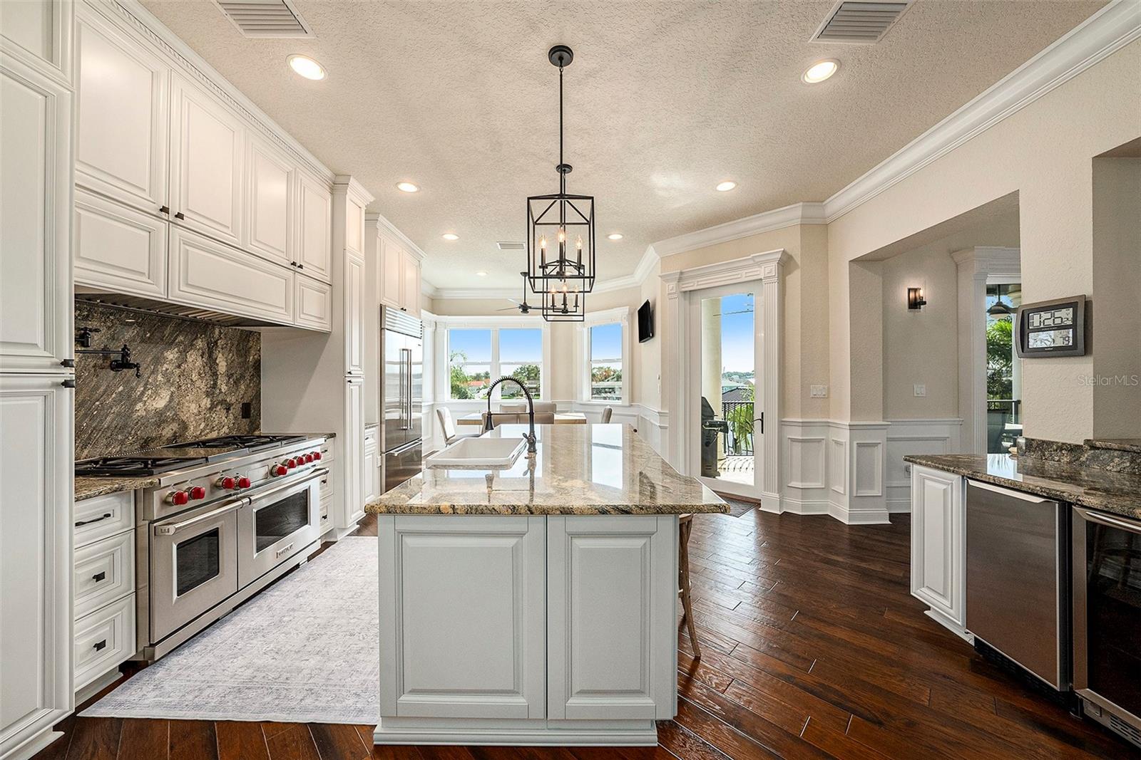 TB8431098 Property Photo