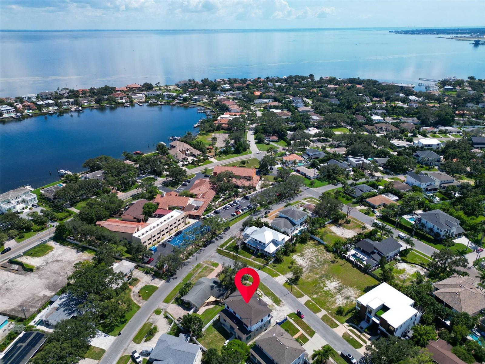 TB8431127 Property Photo