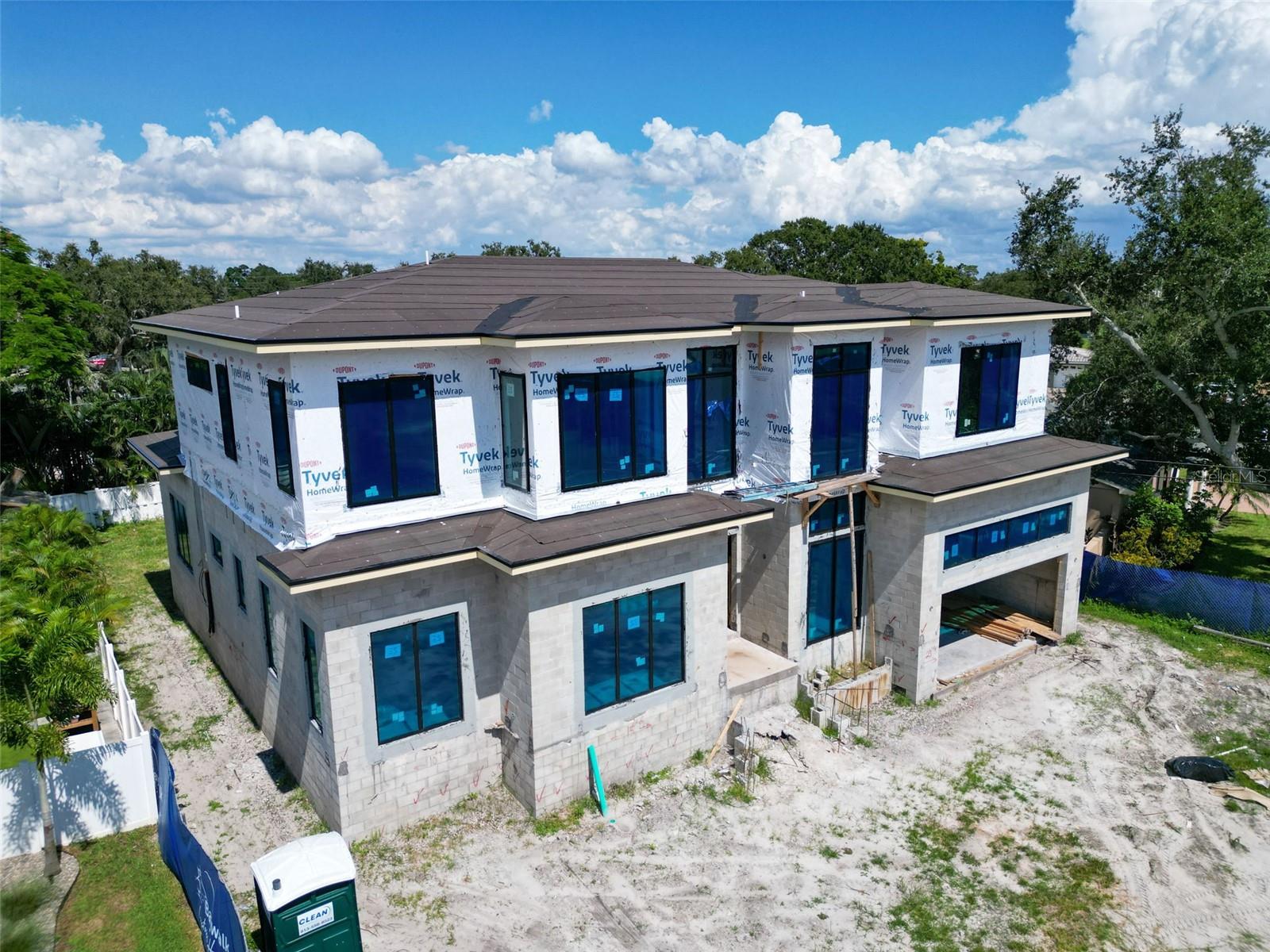 TB8431127 Property Photo