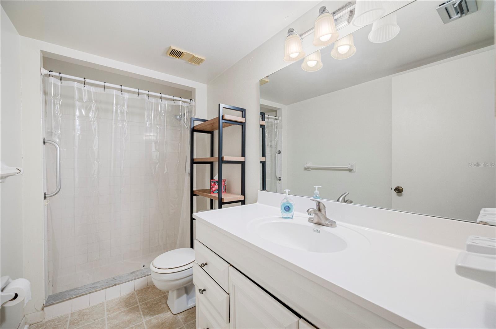 P4936409 Property Photo