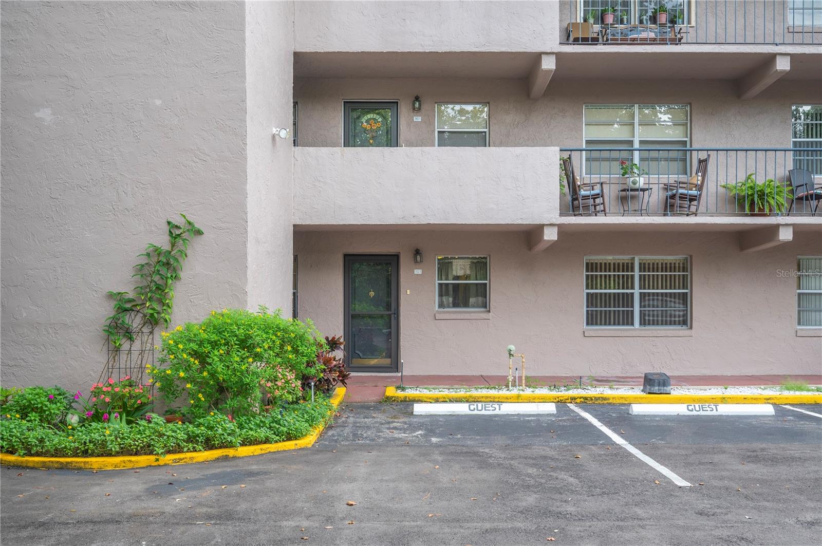 P4936409 Property Photo