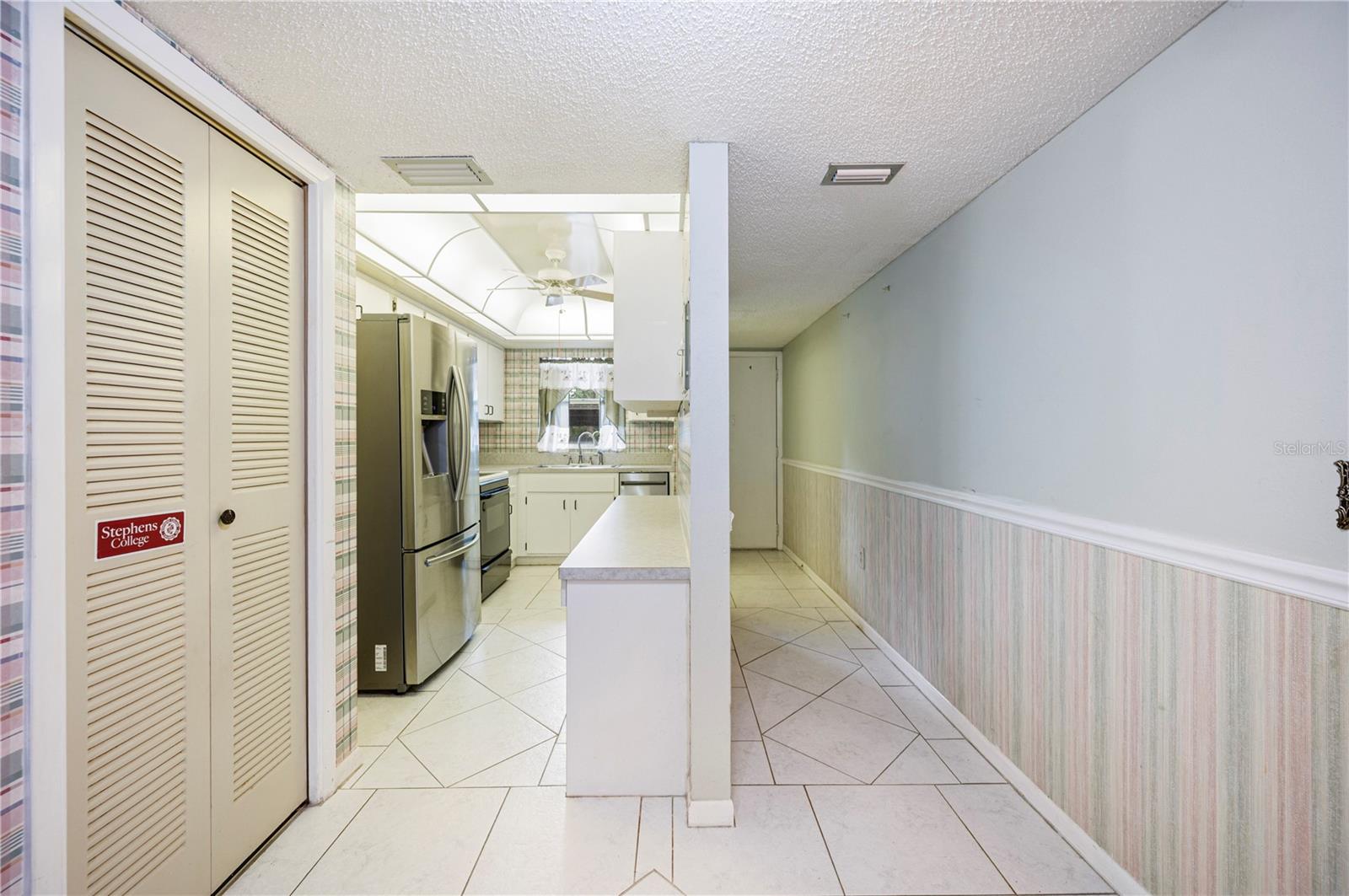 P4936409 Property Photo