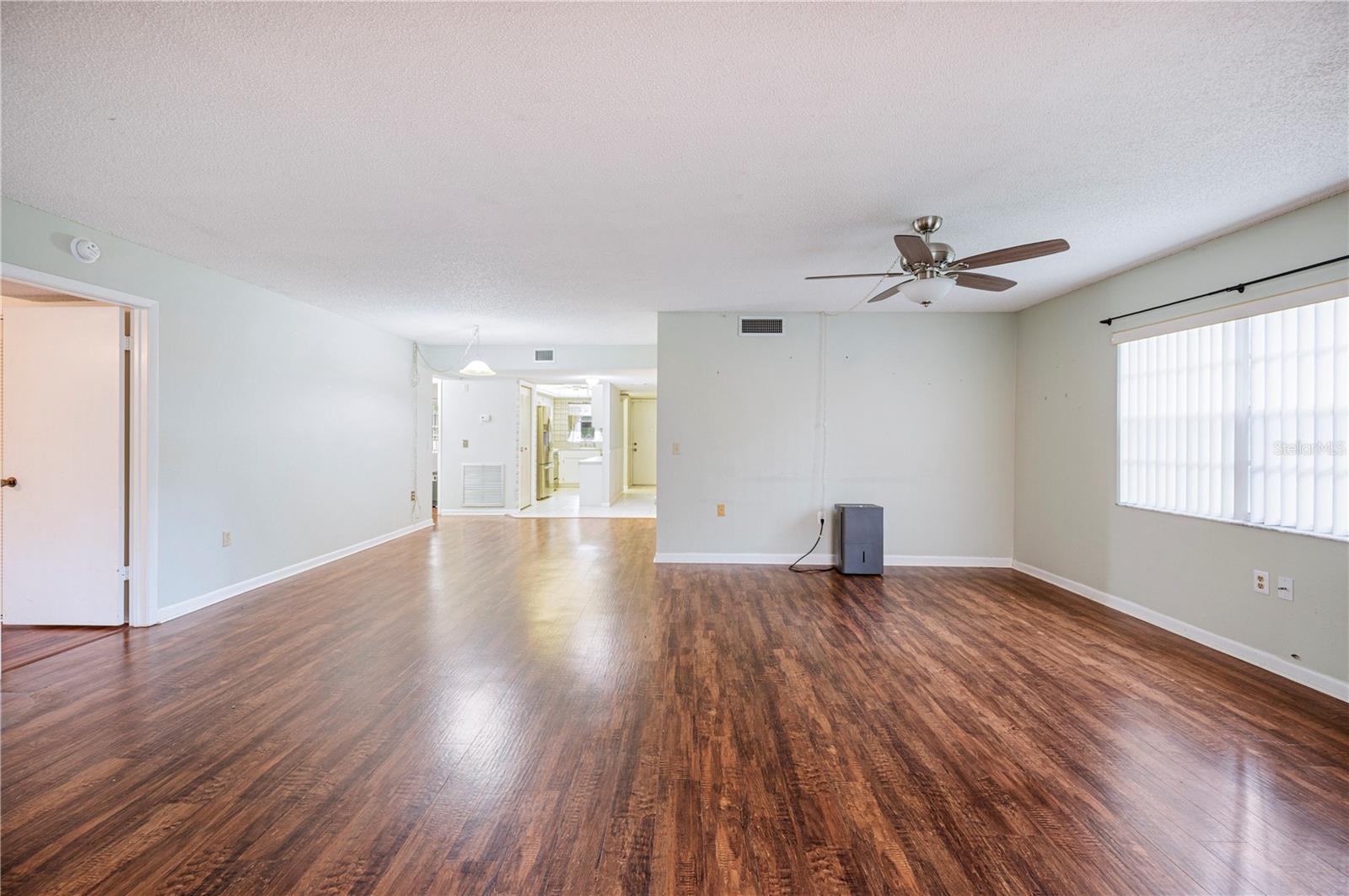 P4936409 Property Photo