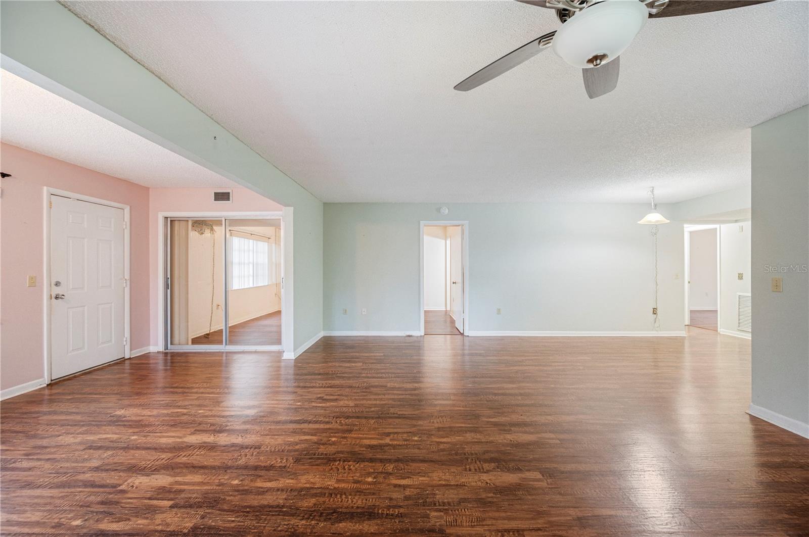 P4936409 Property Photo