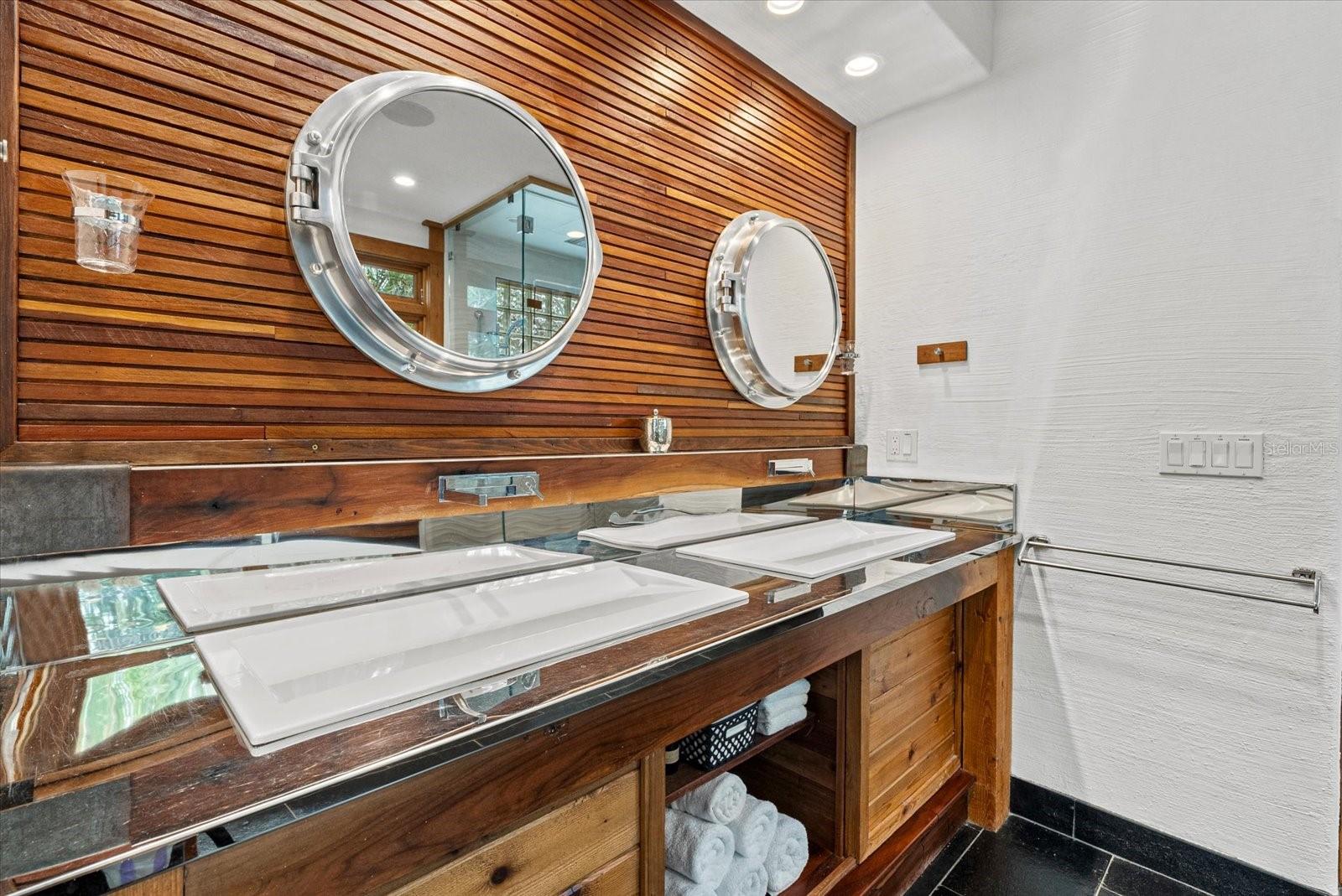 A4666175 Property Photo