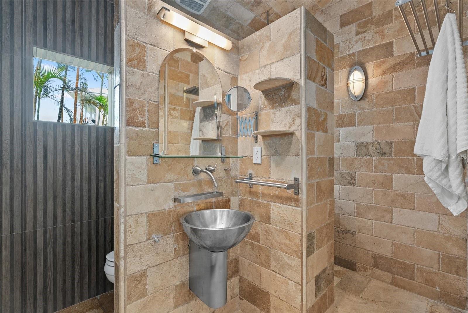 A4666175 Property Photo