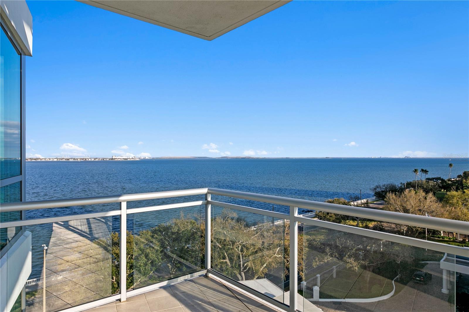 TB8431159 Property Photo