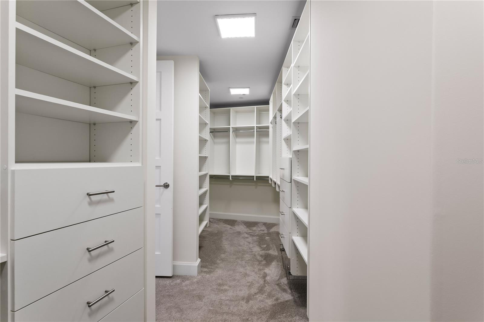 TB8431159 Property Photo