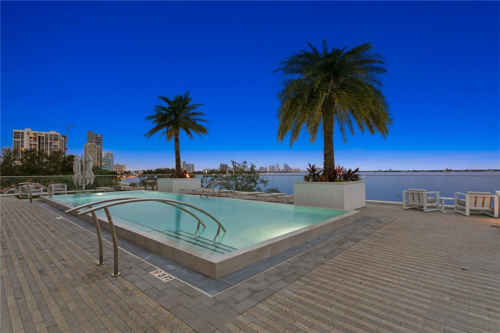 TB8431159 Property Photo