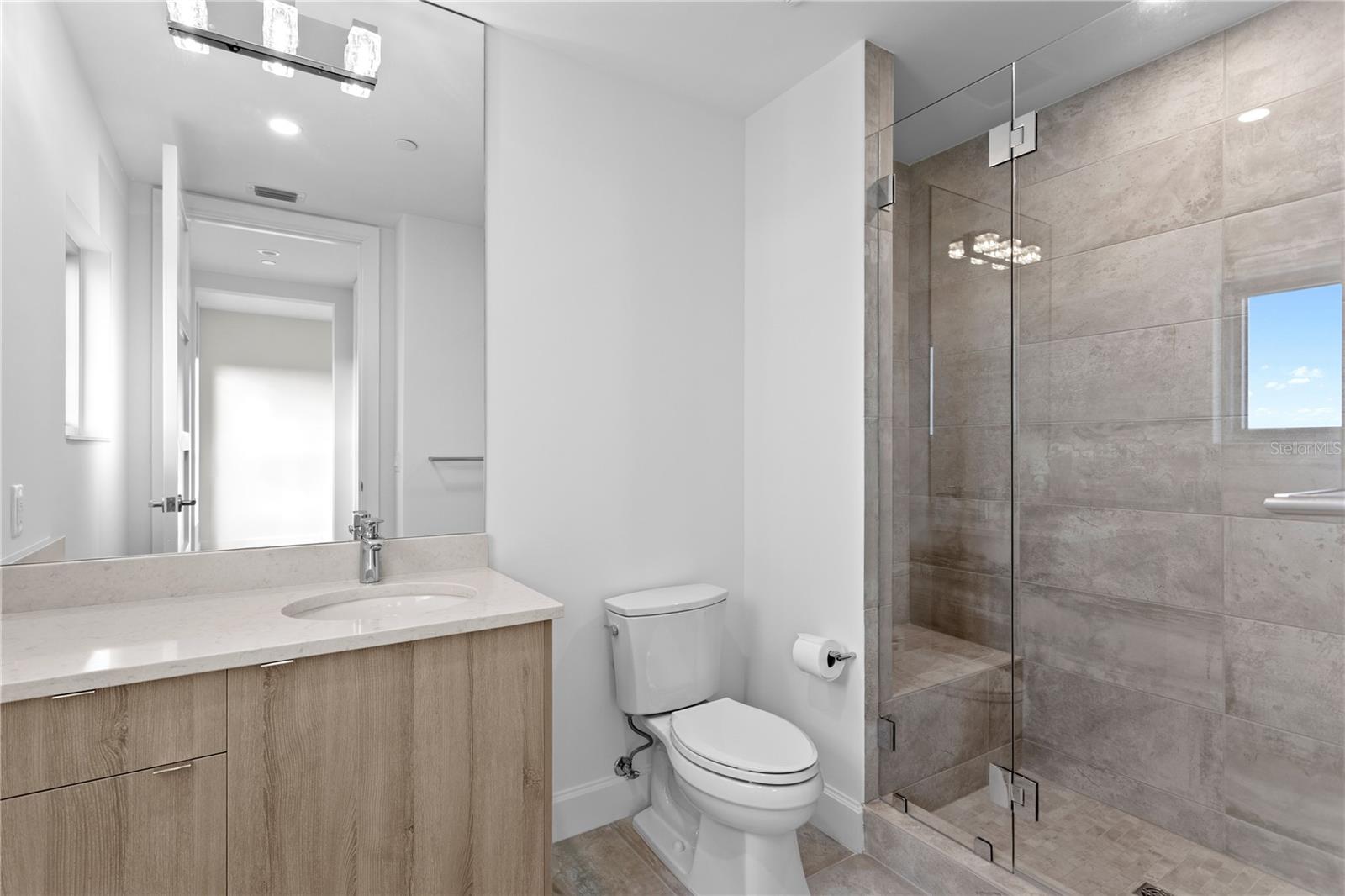 TB8431159 Property Photo