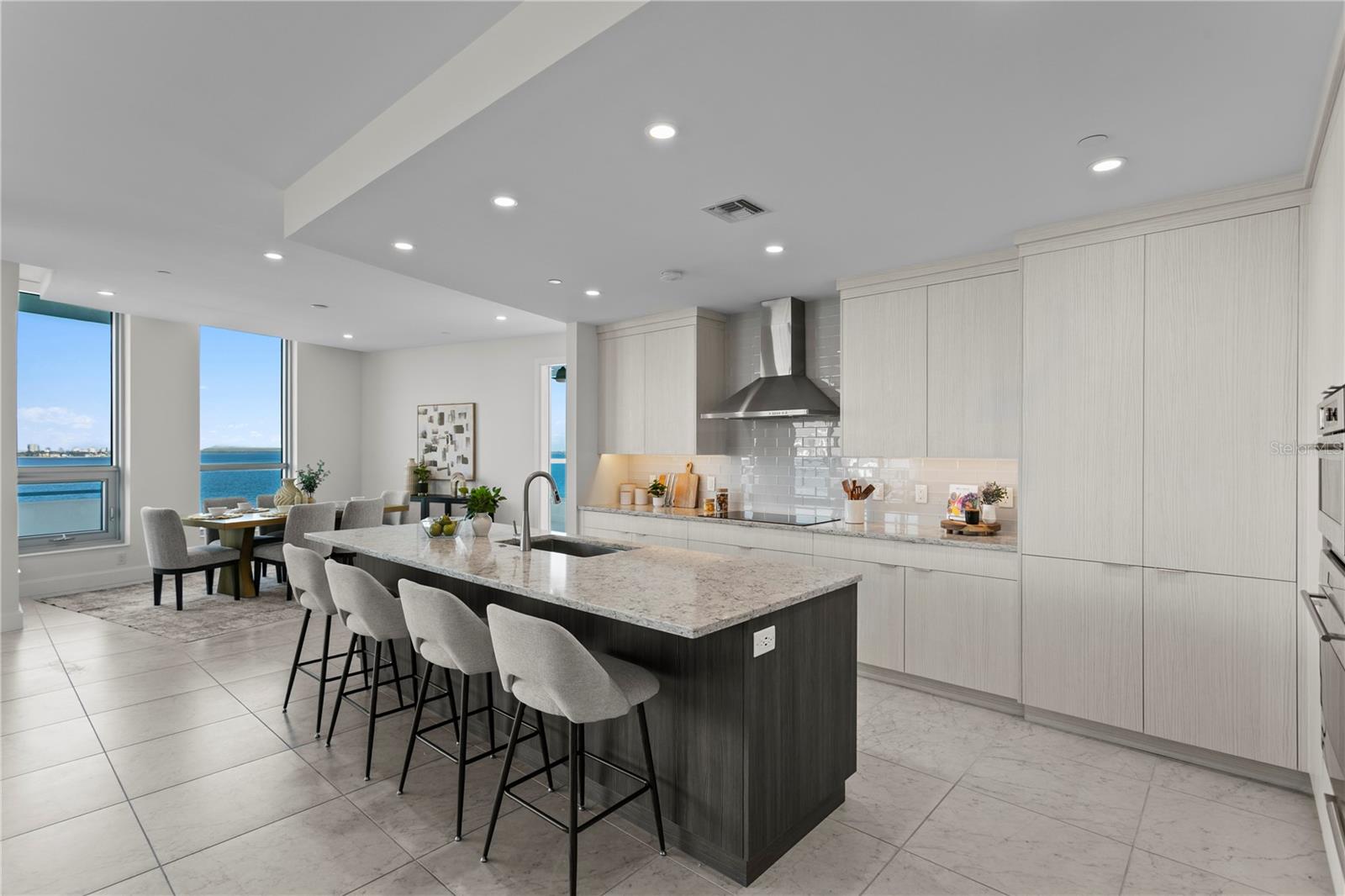 TB8431159 Property Photo