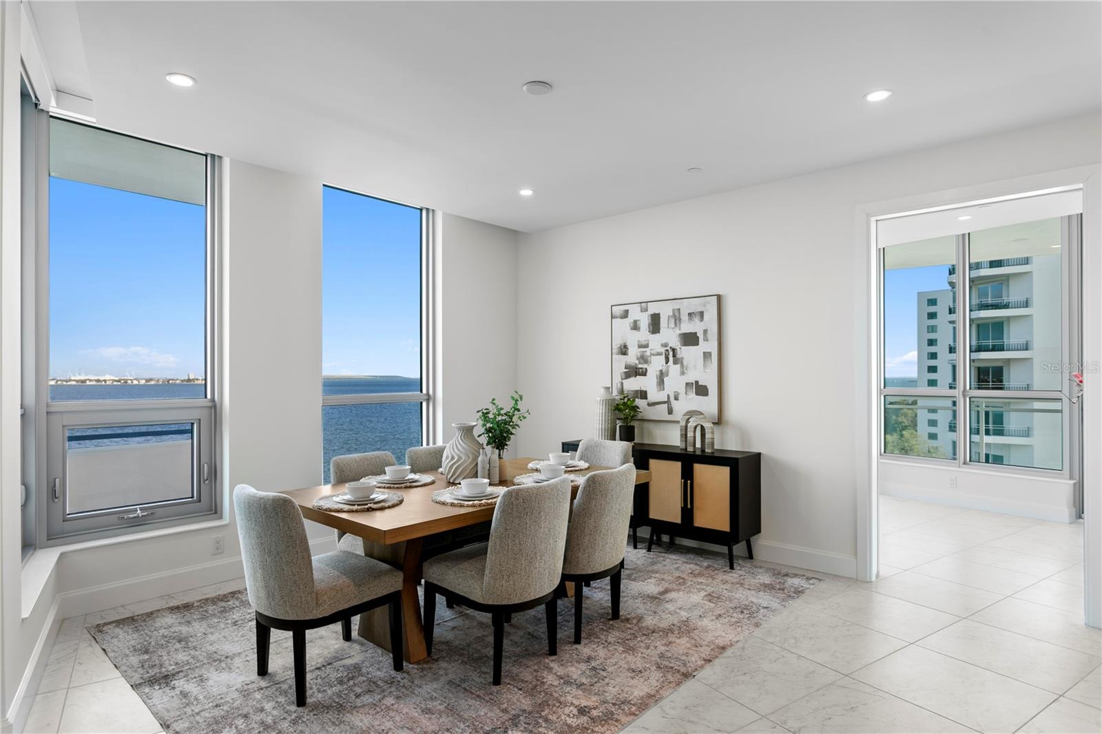 TB8431159 Property Photo