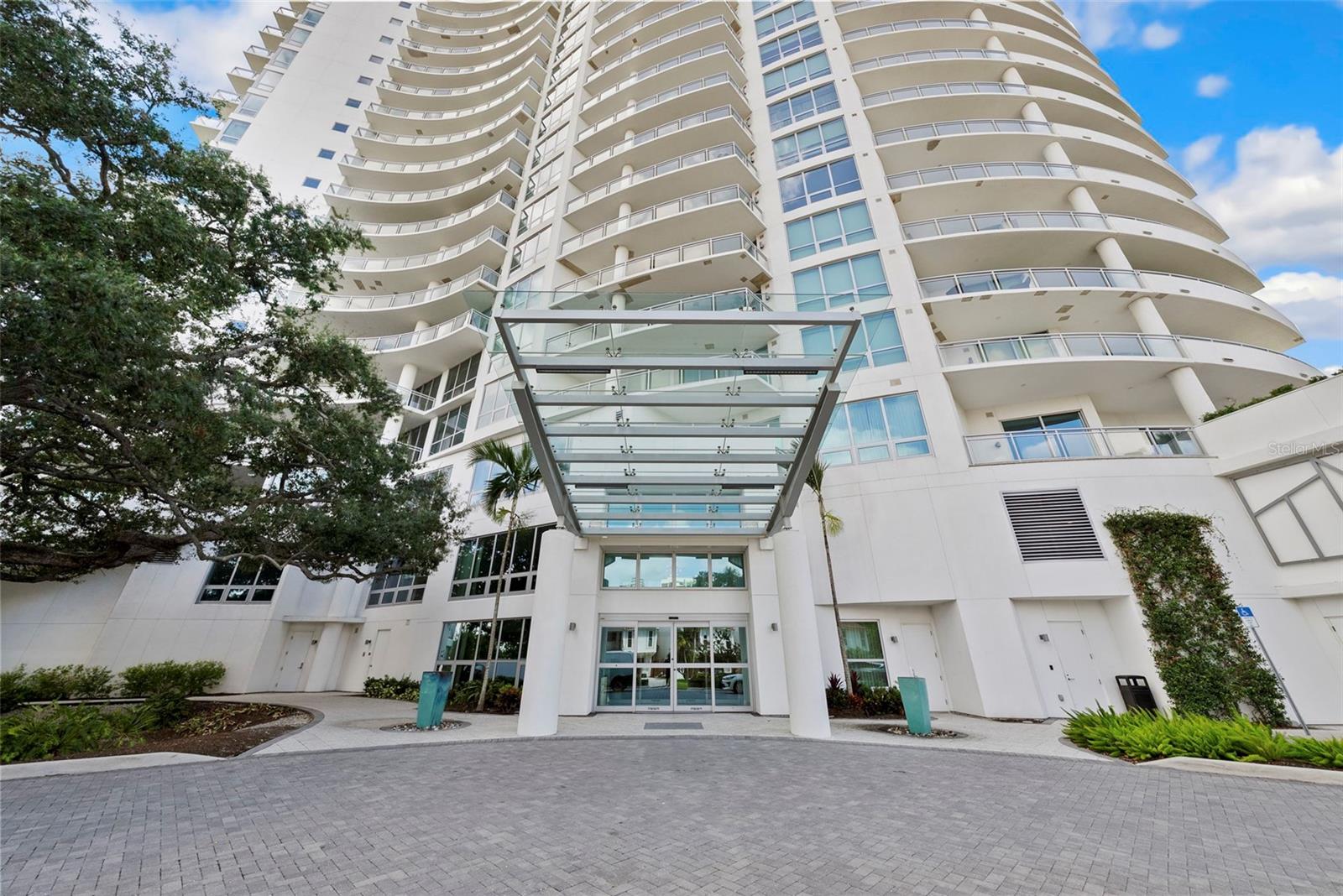 TB8431159 Property Photo