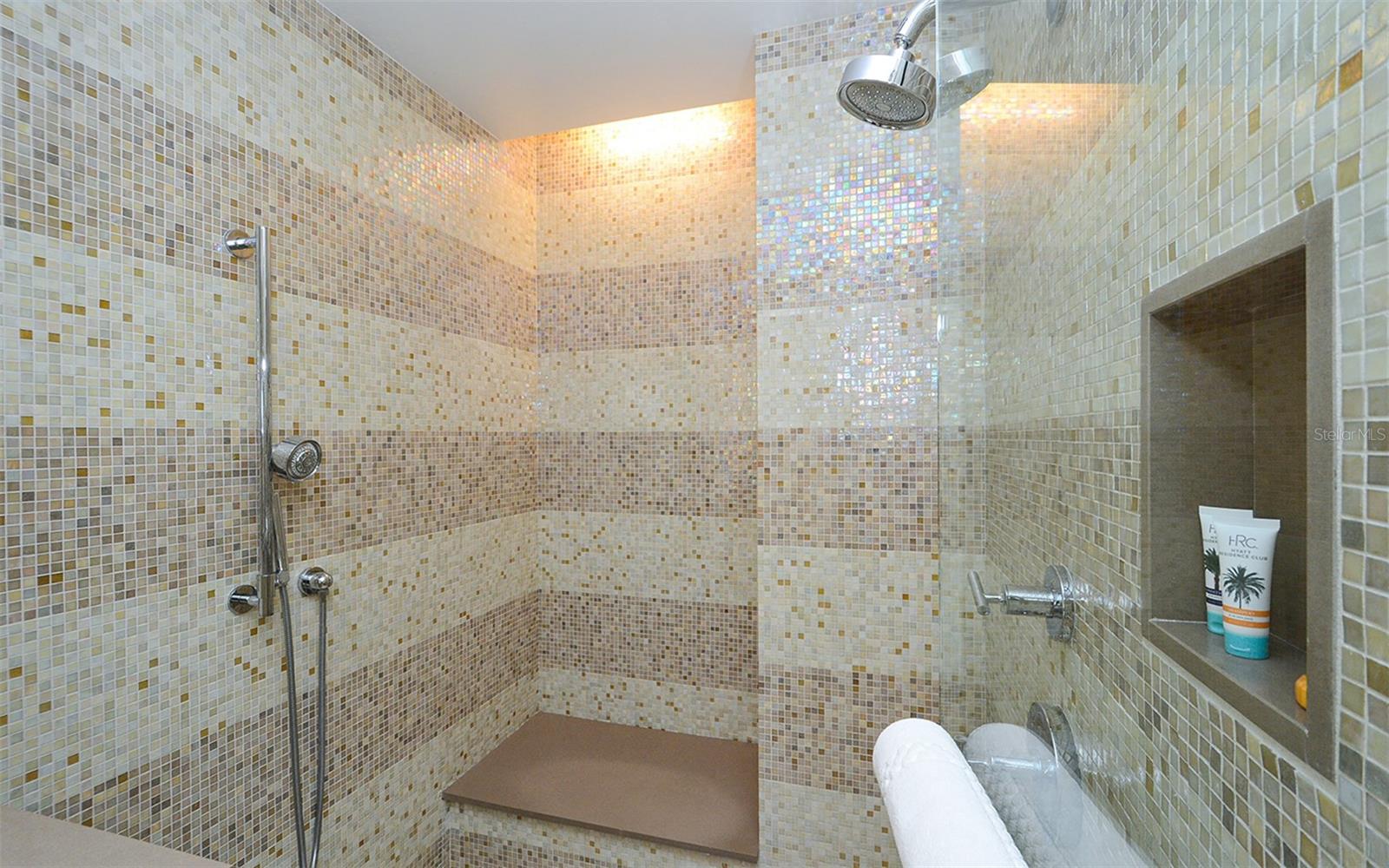 A4666194 Property Photo