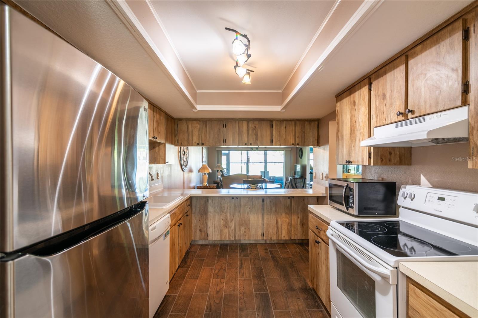 TB8431213 Property Photo