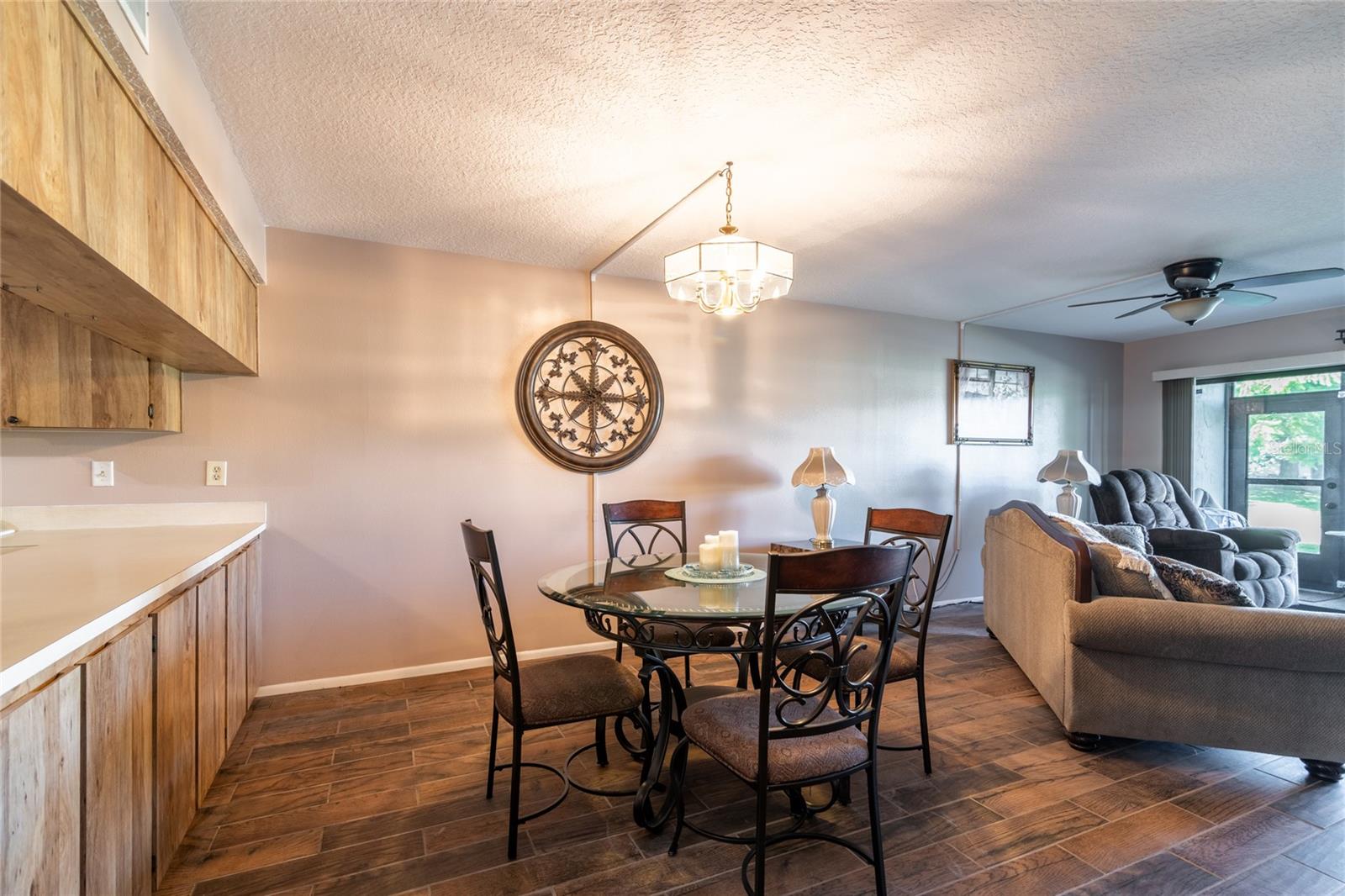 TB8431213 Property Photo