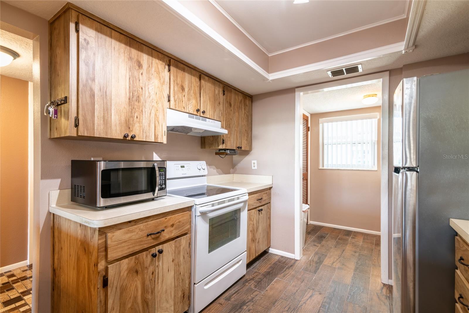 TB8431213 Property Photo