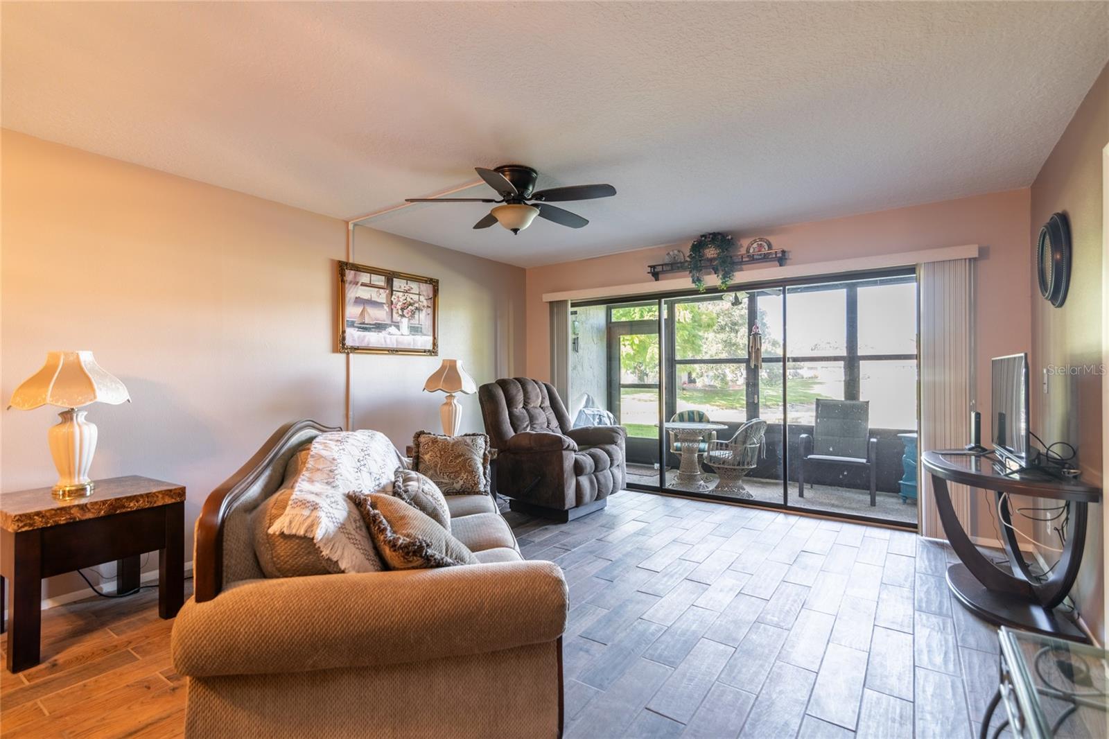 TB8431213 Property Photo