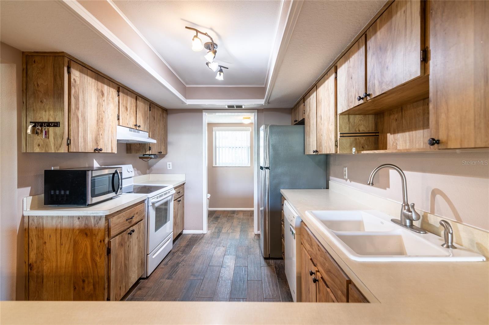 TB8431213 Property Photo