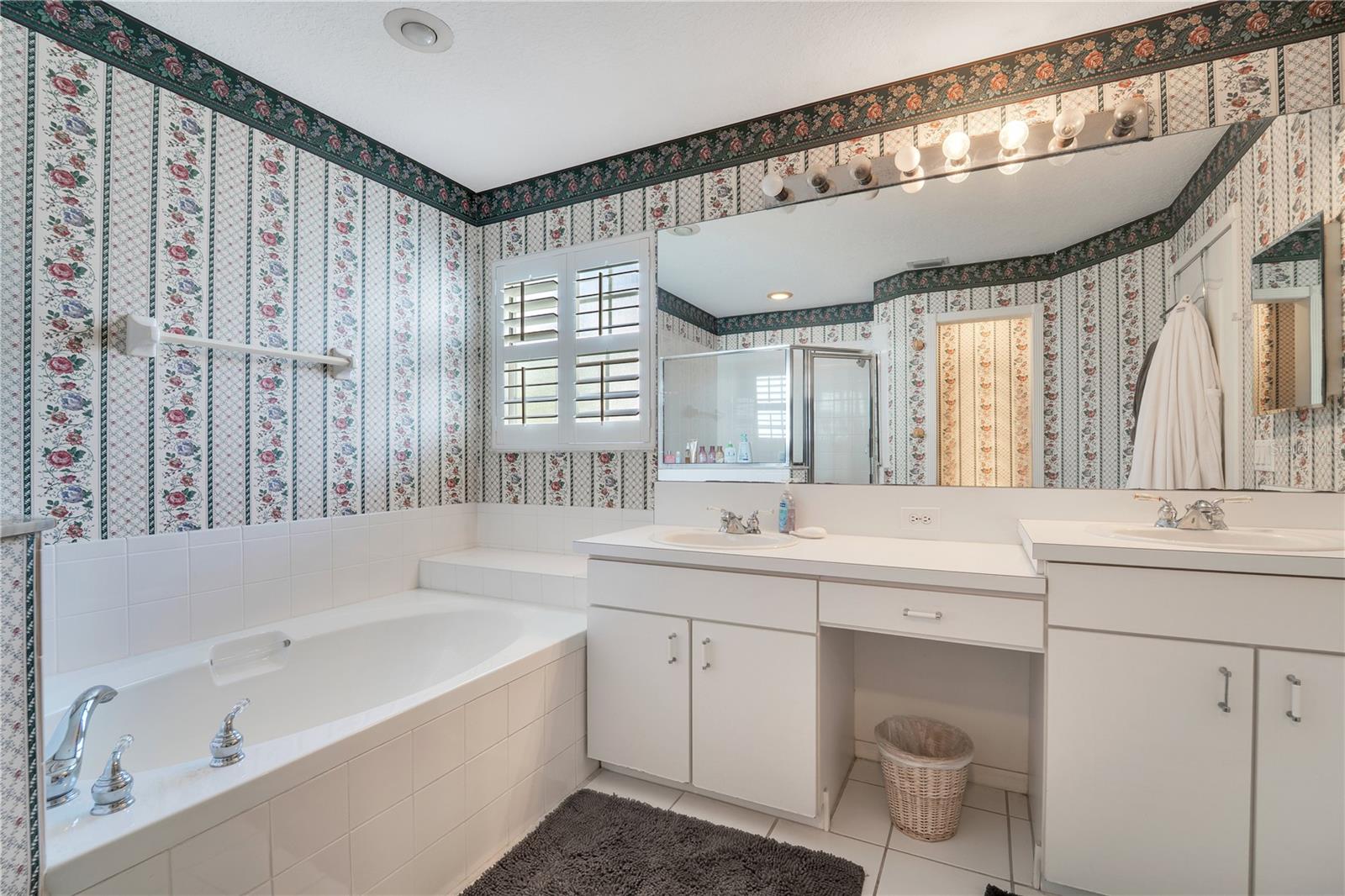 5157 STERLING MANOR DR, TAMPA, FL, 33647