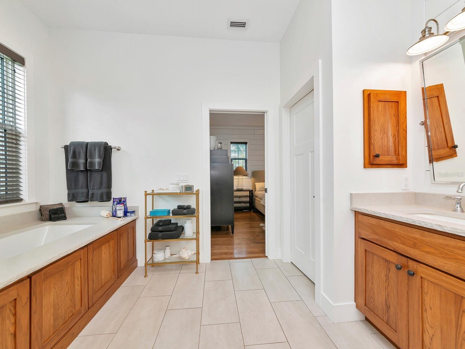 1406 DEER HAMMOCK RD, SARASOTA, FL, 34240