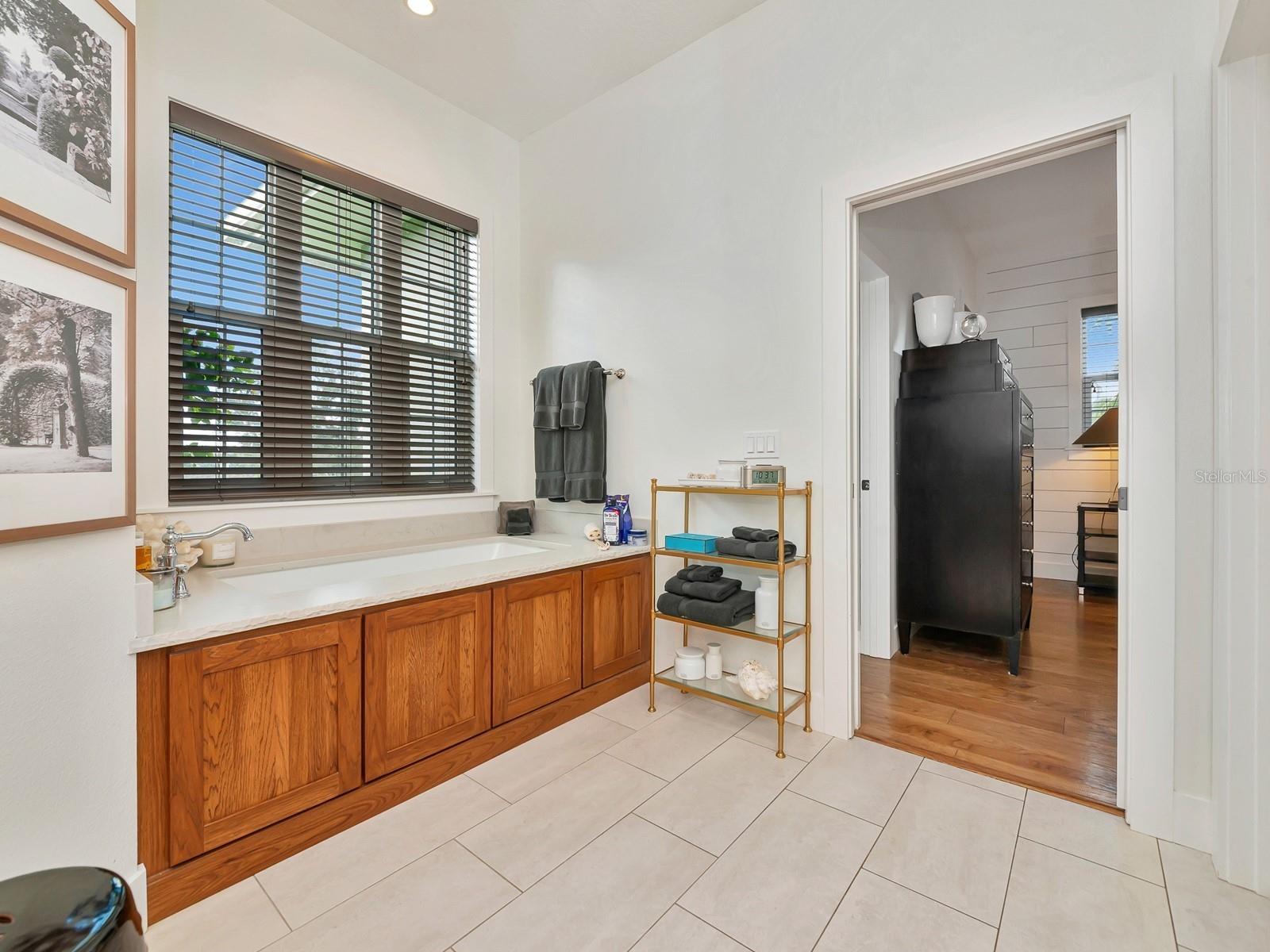 1406 DEER HAMMOCK RD, SARASOTA, FL, 34240